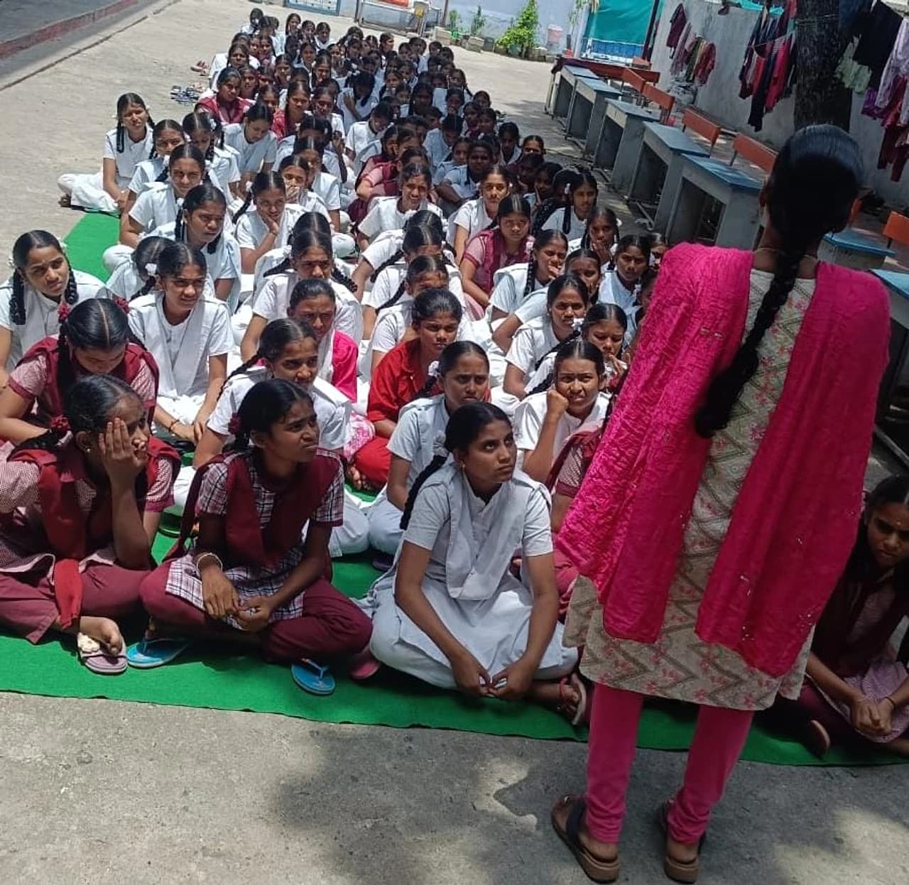 వేధింపులు ఎదురైతే భయపడొద్దు: షీటీమ్ భరోసా