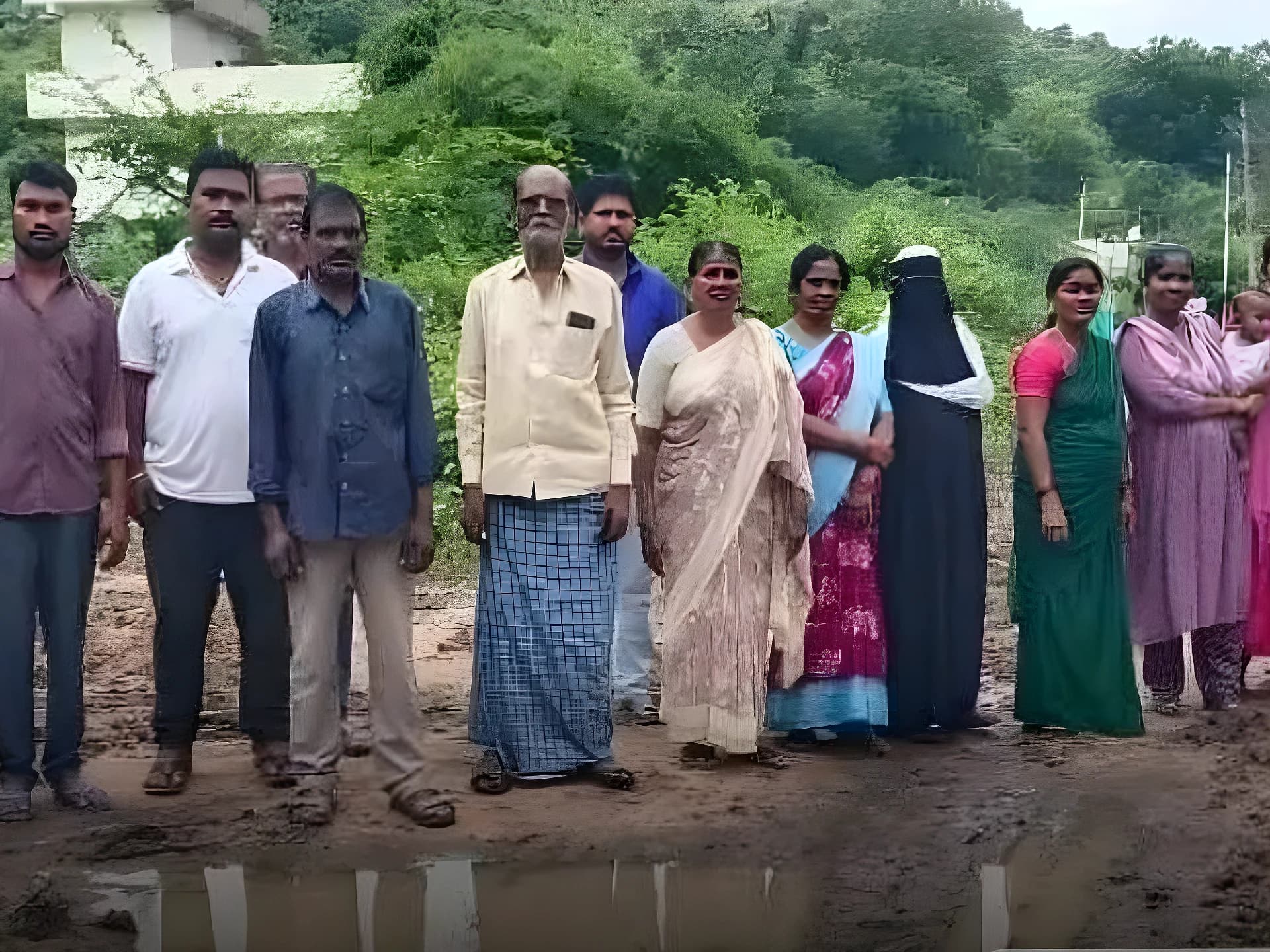 మినిమం ఫెసిలిటీస్ కోసం నిరసన