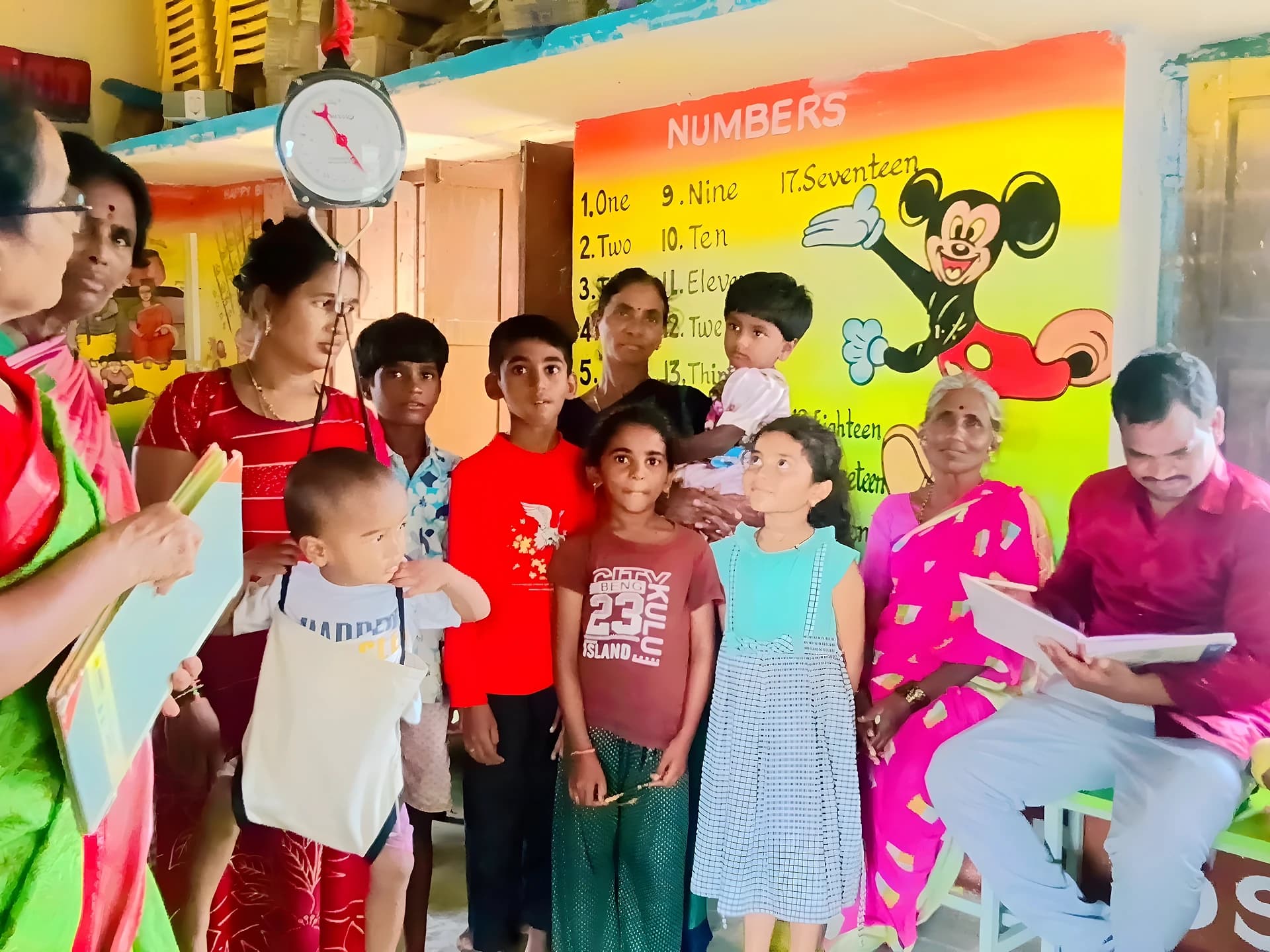 చిన్నారులకు నాణ్యమైన ఆహారం అందించాలి