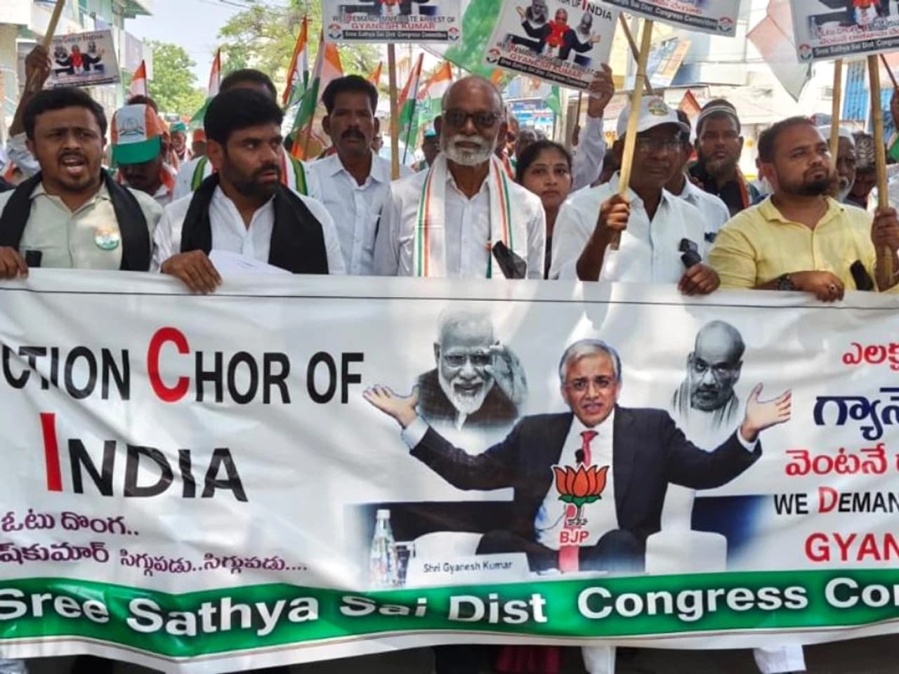CEC జ్ఞానేష్ కుమార్ రాజీనామా చేయాలి