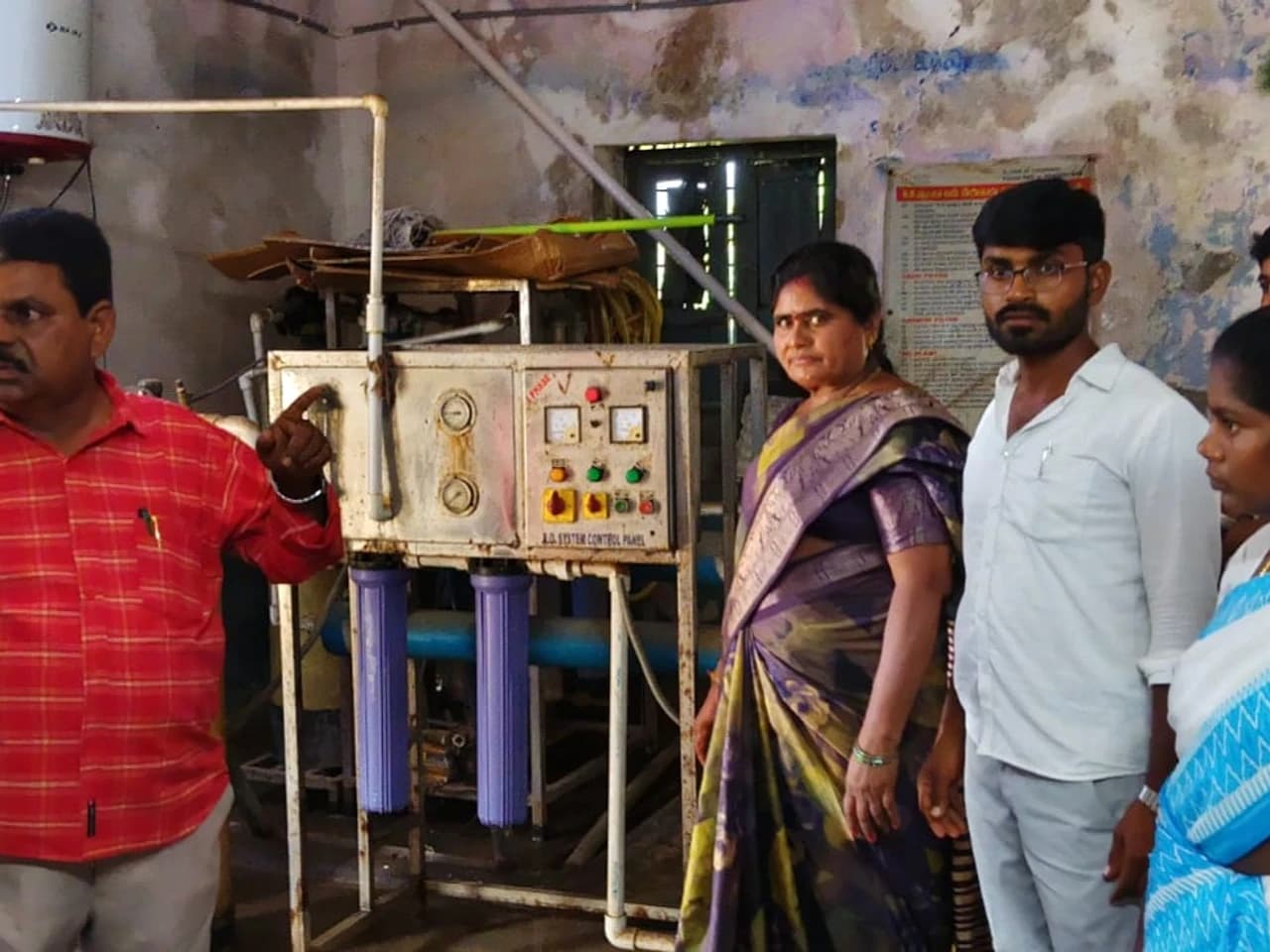 సంక్షేమ హాస్టల్పై ఆకస్మిక తనిఖీ.. ఎంపీడీవో సీరియస్!