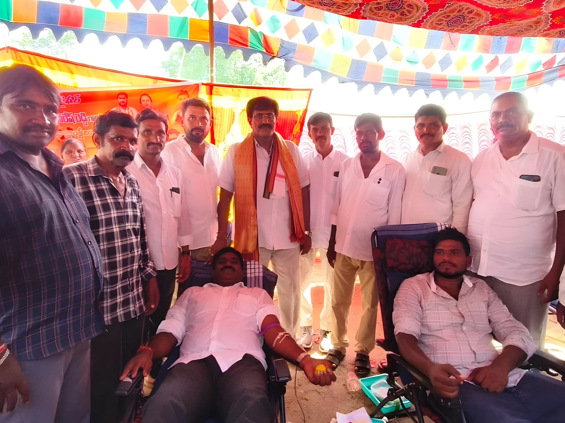 సేవా కార్యక్రమాలతో రామసహాయం నరేష్ జన్మదినం
