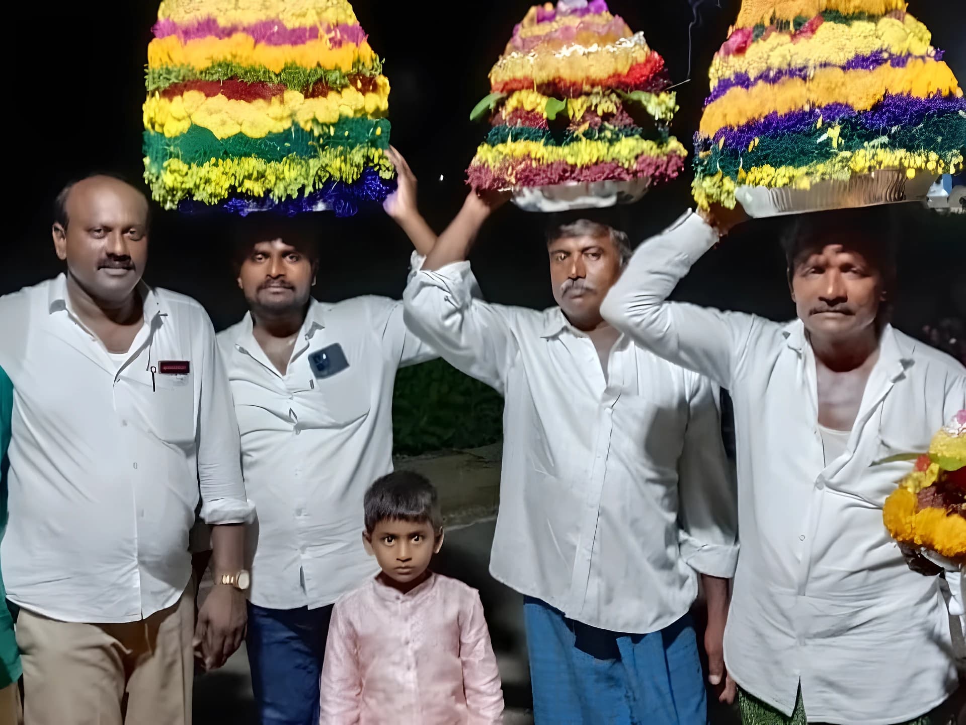 కాకరవాయిలో కనులపండువగా సద్దుల బతుకమ్మ