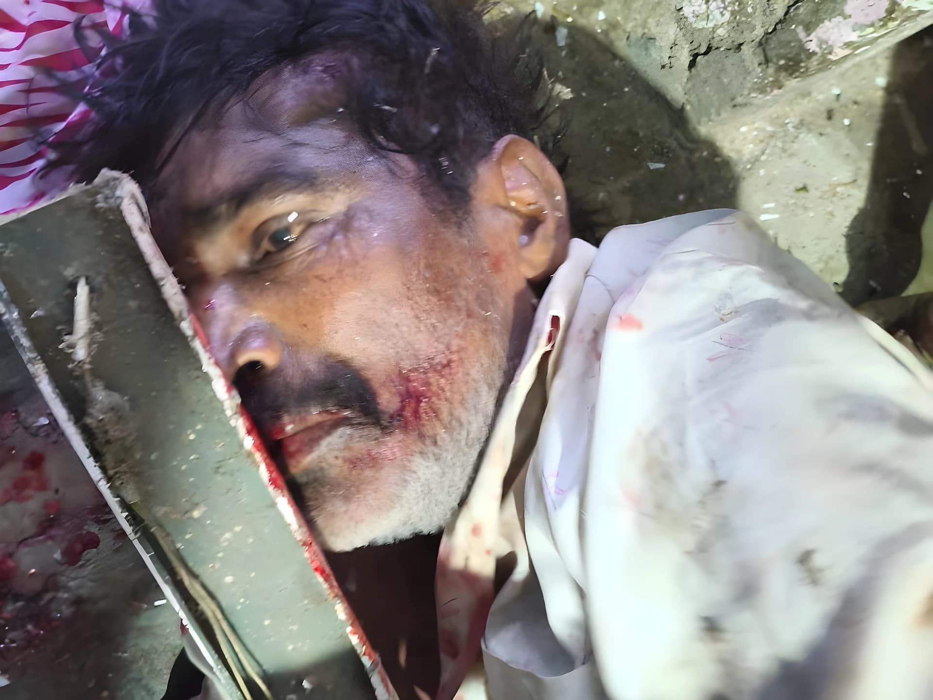 తండ్రిని కొట్టి చంపిన కొడుకు.. మహబూబాబాద్ షాక్!