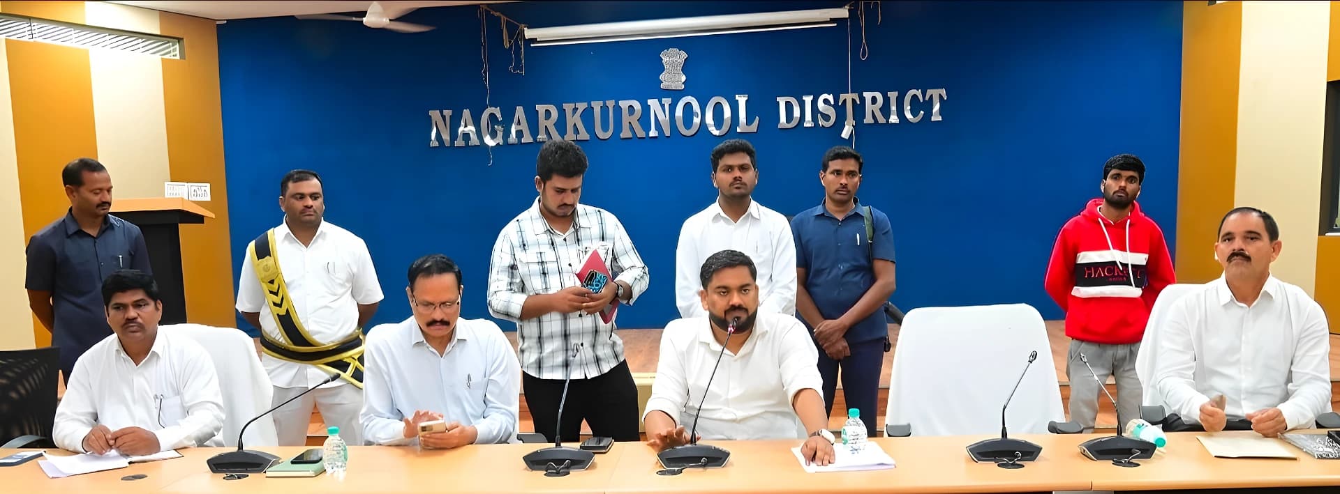 ప్రజలు ఇచ్చిన ఫిర్యాదులను వెంటనే తీర్చాలి