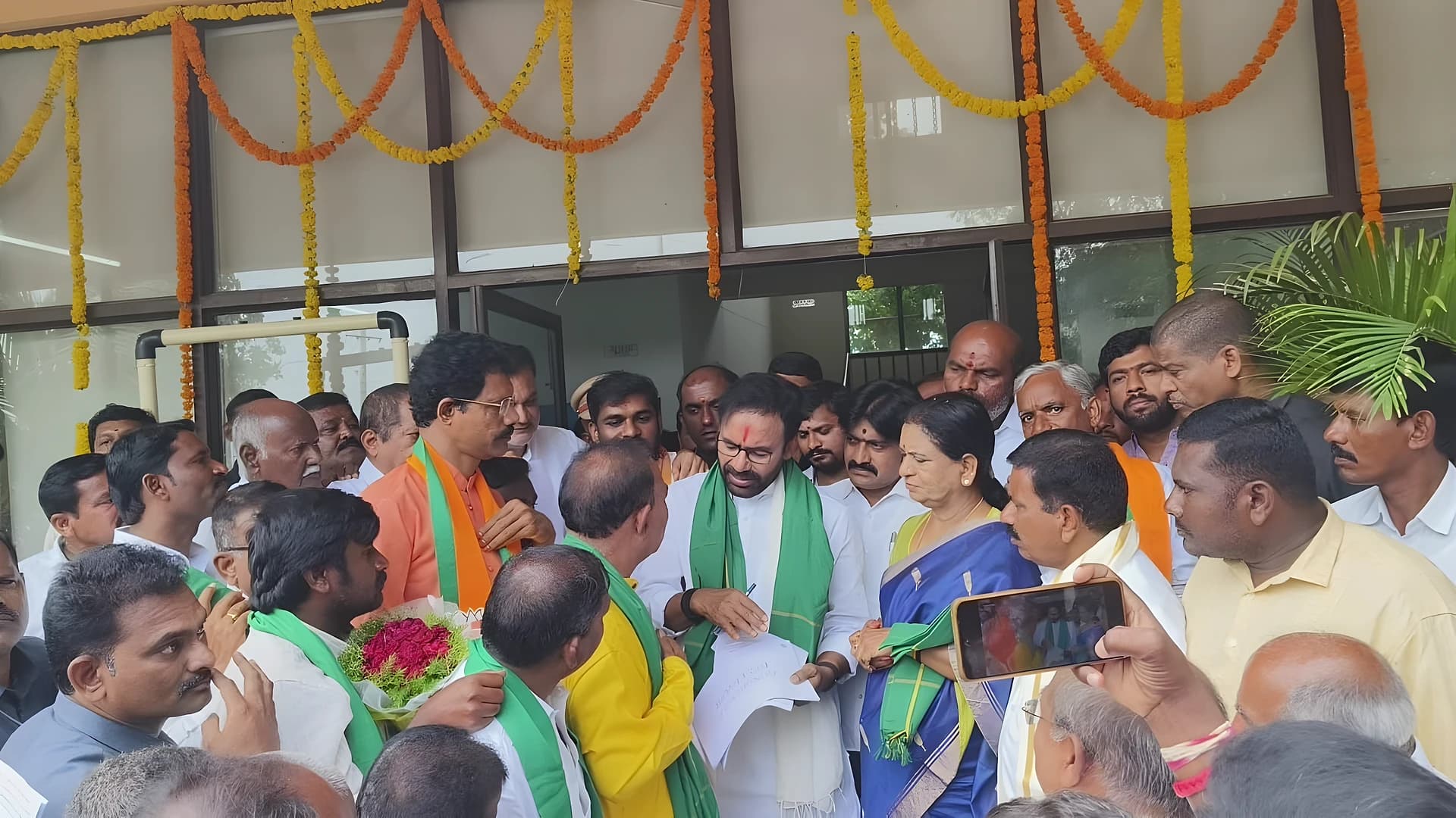 కేంద్ర మంత్రి కిషన్రెడ్డికి వినతులు