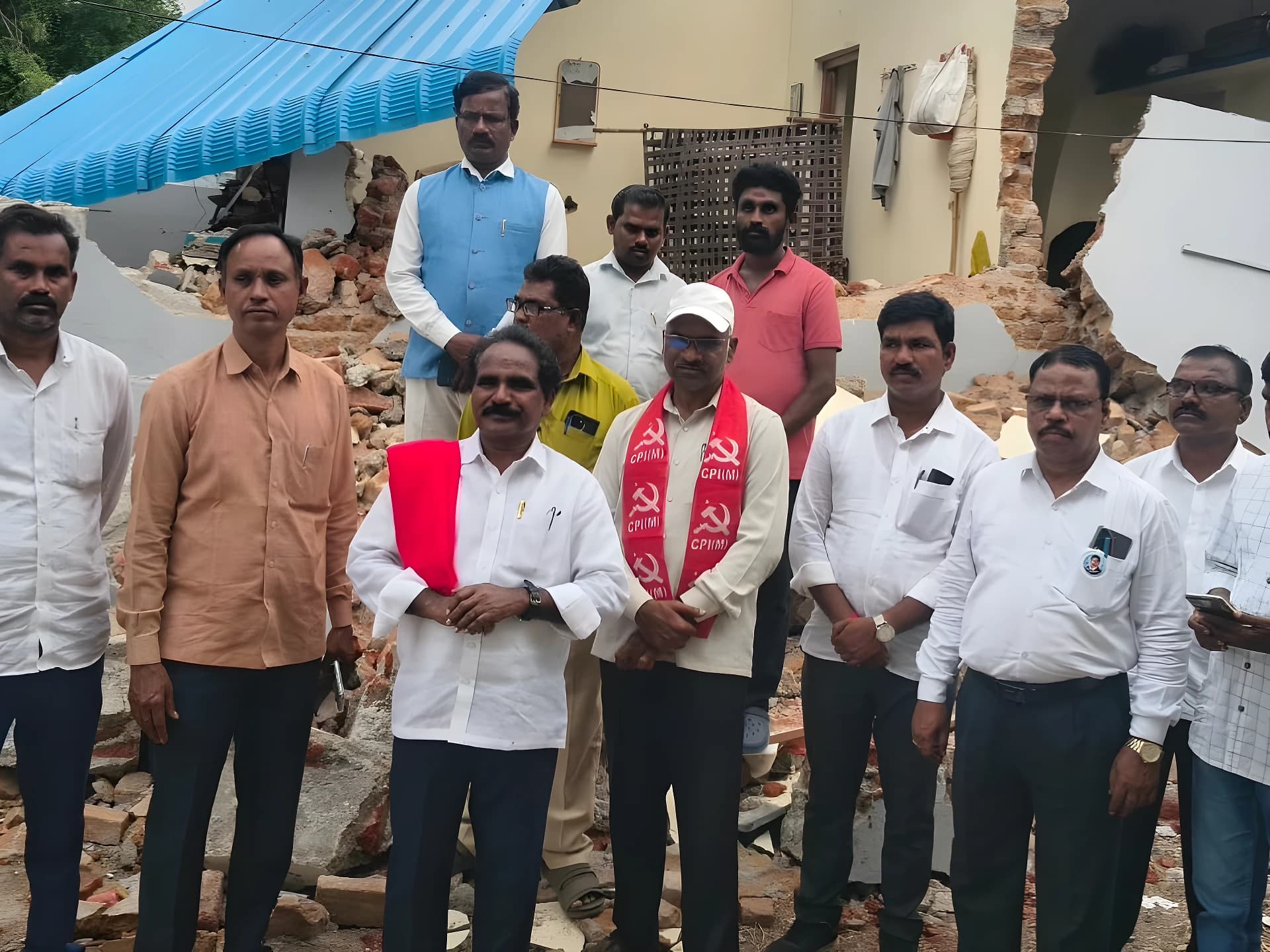 కులాంతర వివాహం చేసుకుంటే ఇల్లు కూల్చేస్తారా?