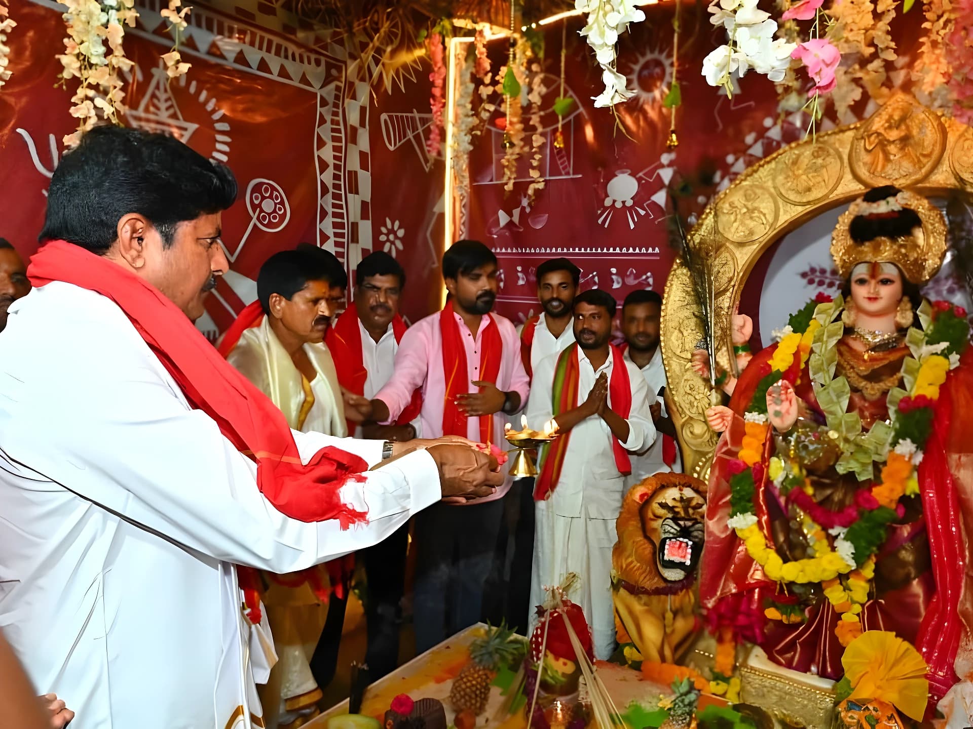 దుర్గామాతకు MLA ప్రత్యేక పూజలు