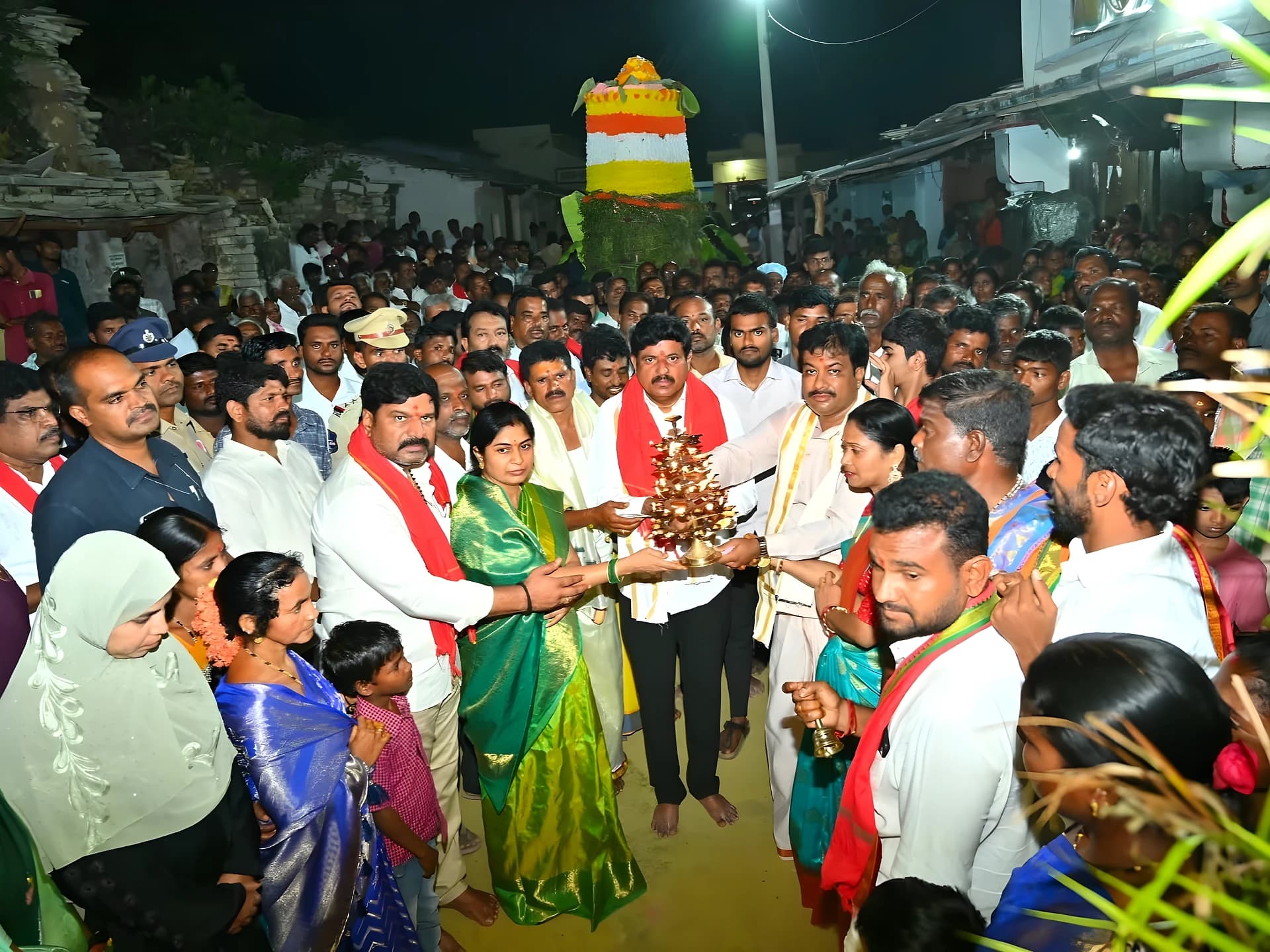 దుర్గామాతకు MLA ప్రత్యేక పూజలు