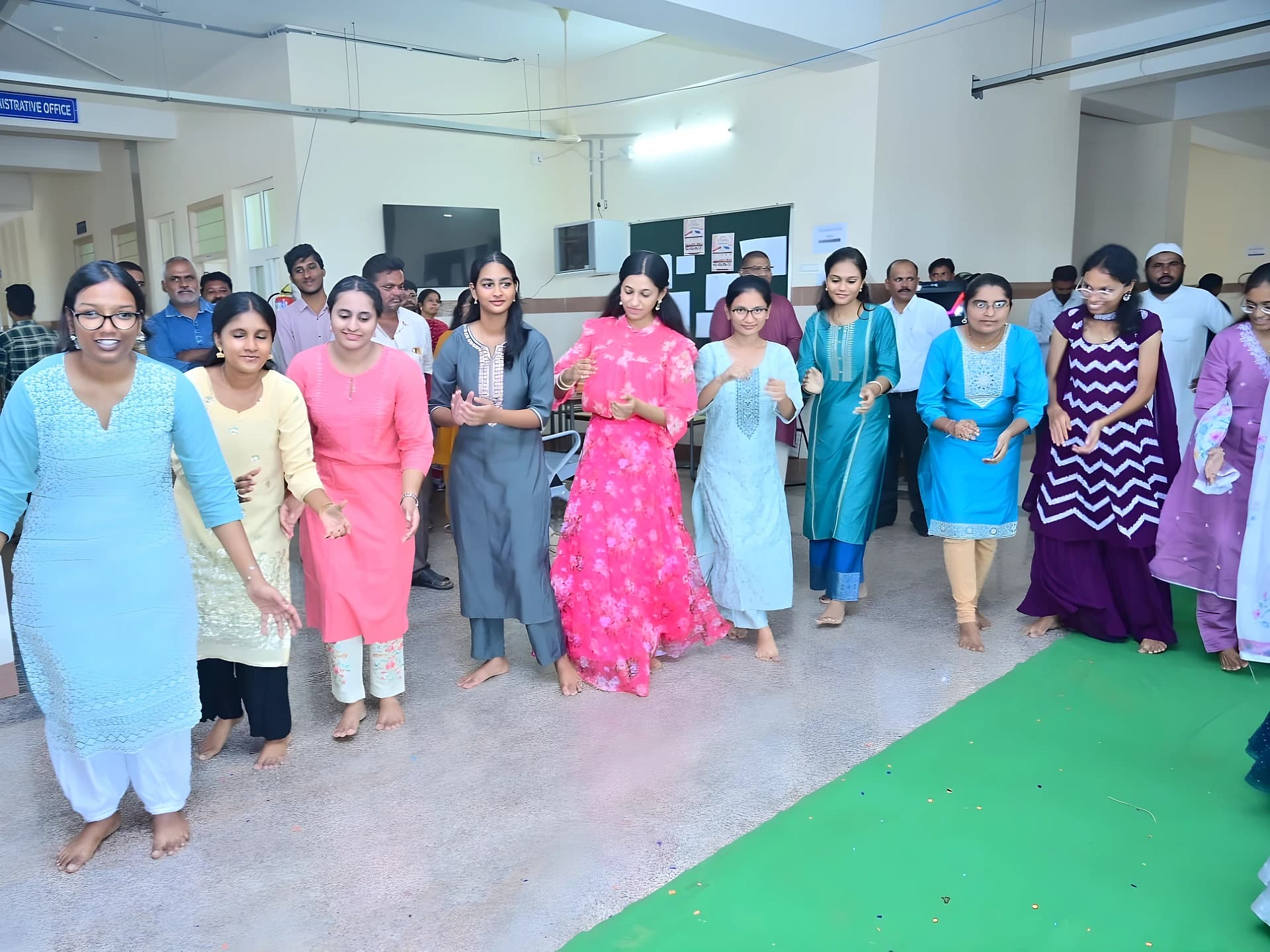 మెడికల్ కాలేజీలో బతుకమ్మ సంబరాలు