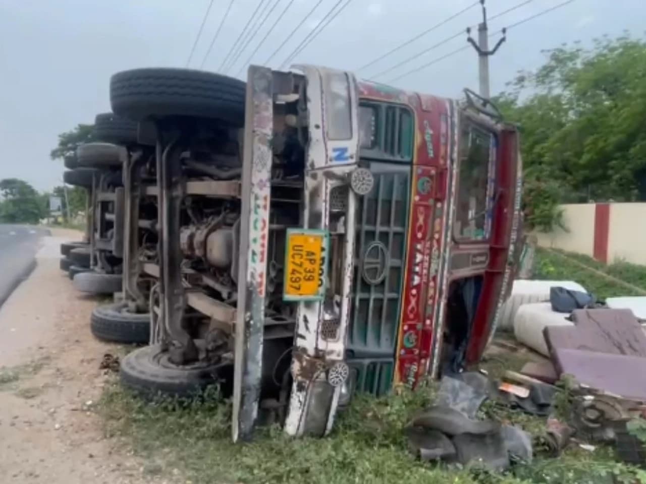 వినుకొండలో రోడ్డు ప్రమాదం
