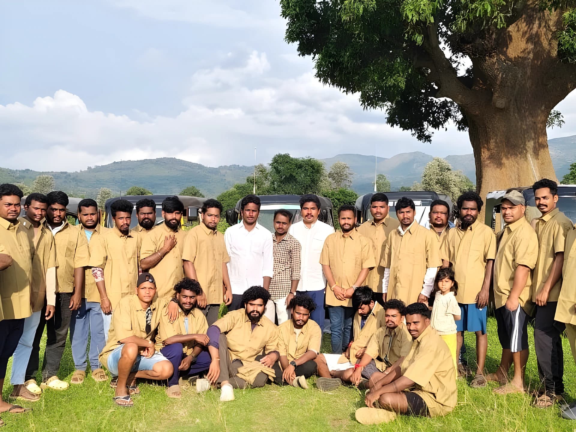 ఆటో డ్రైవర్స్కి యూనిఫామ్స్