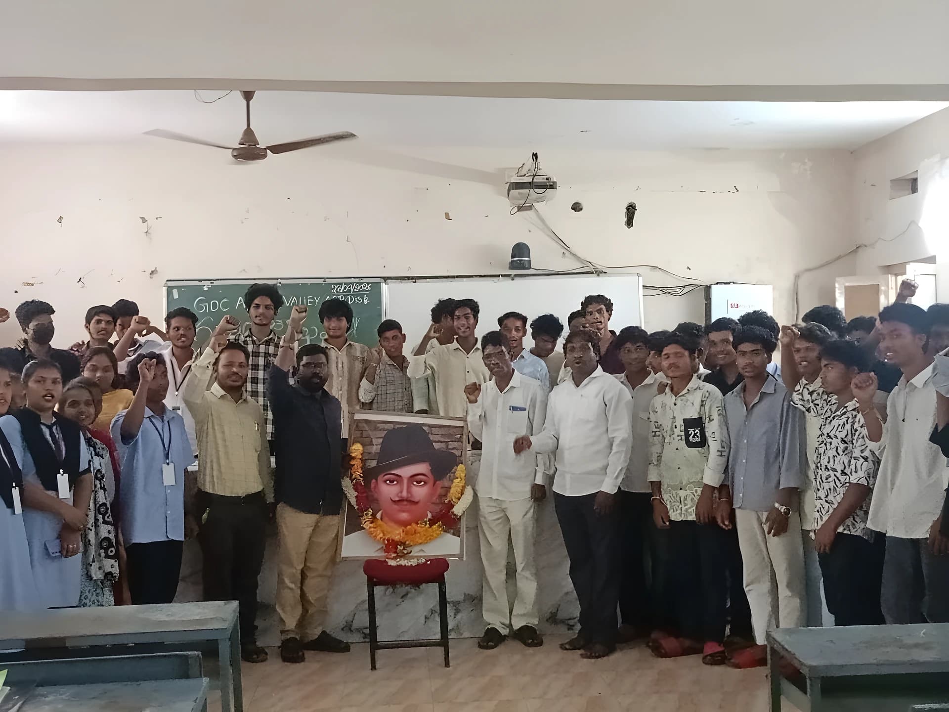 అరకులో భగత్సింగ్ జయంతి.. ఘన నివాళి!
