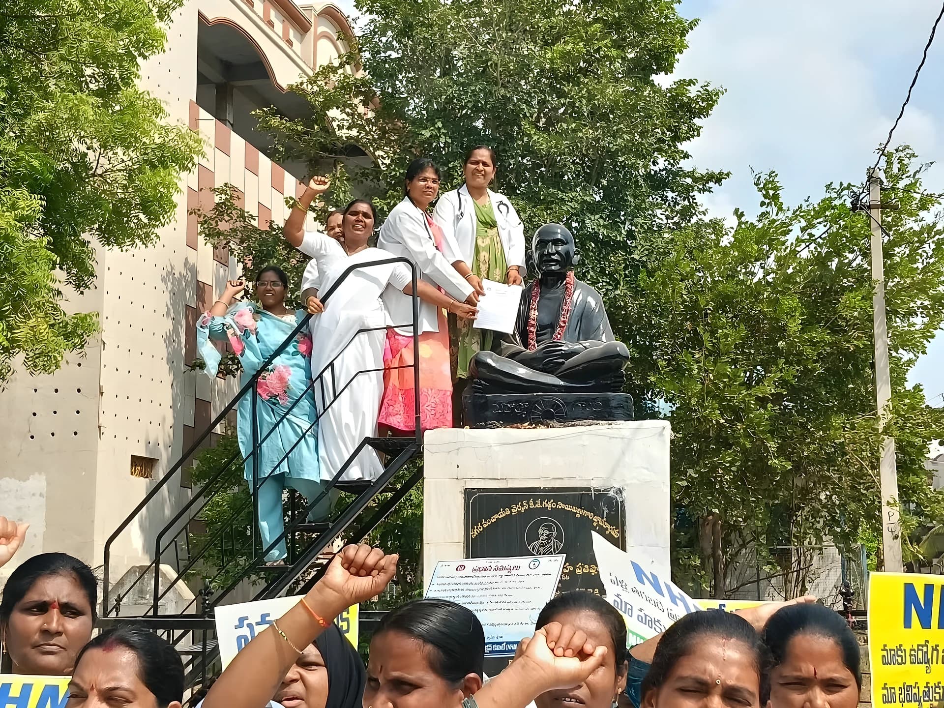 Dr.జయచంద్ర మోహన్ DMHO గారు ఉద్యోగస్తులకు సంఘీభావం