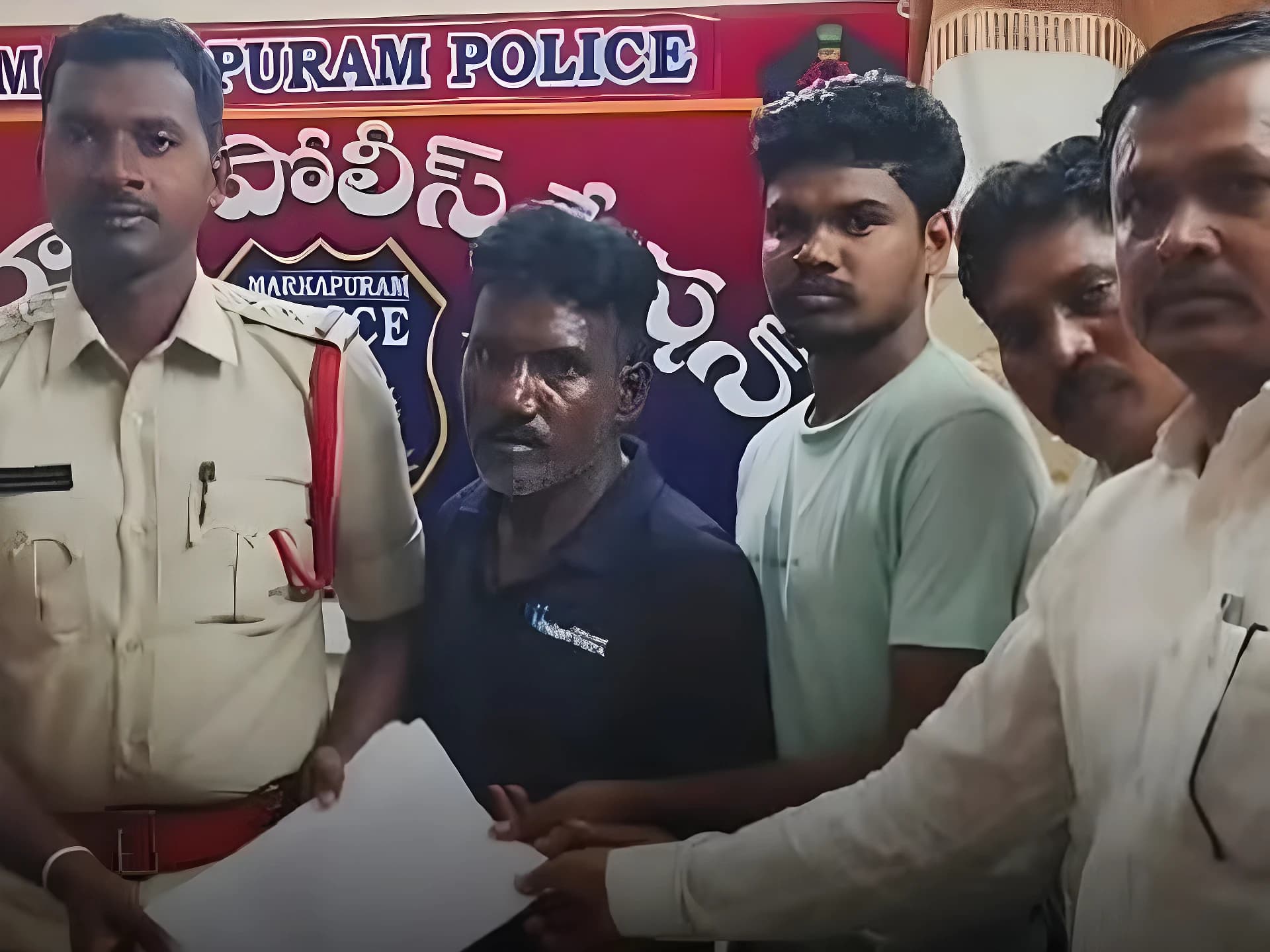 కులం పేరుతో దాడి: ఇద్దరిపై కేస్