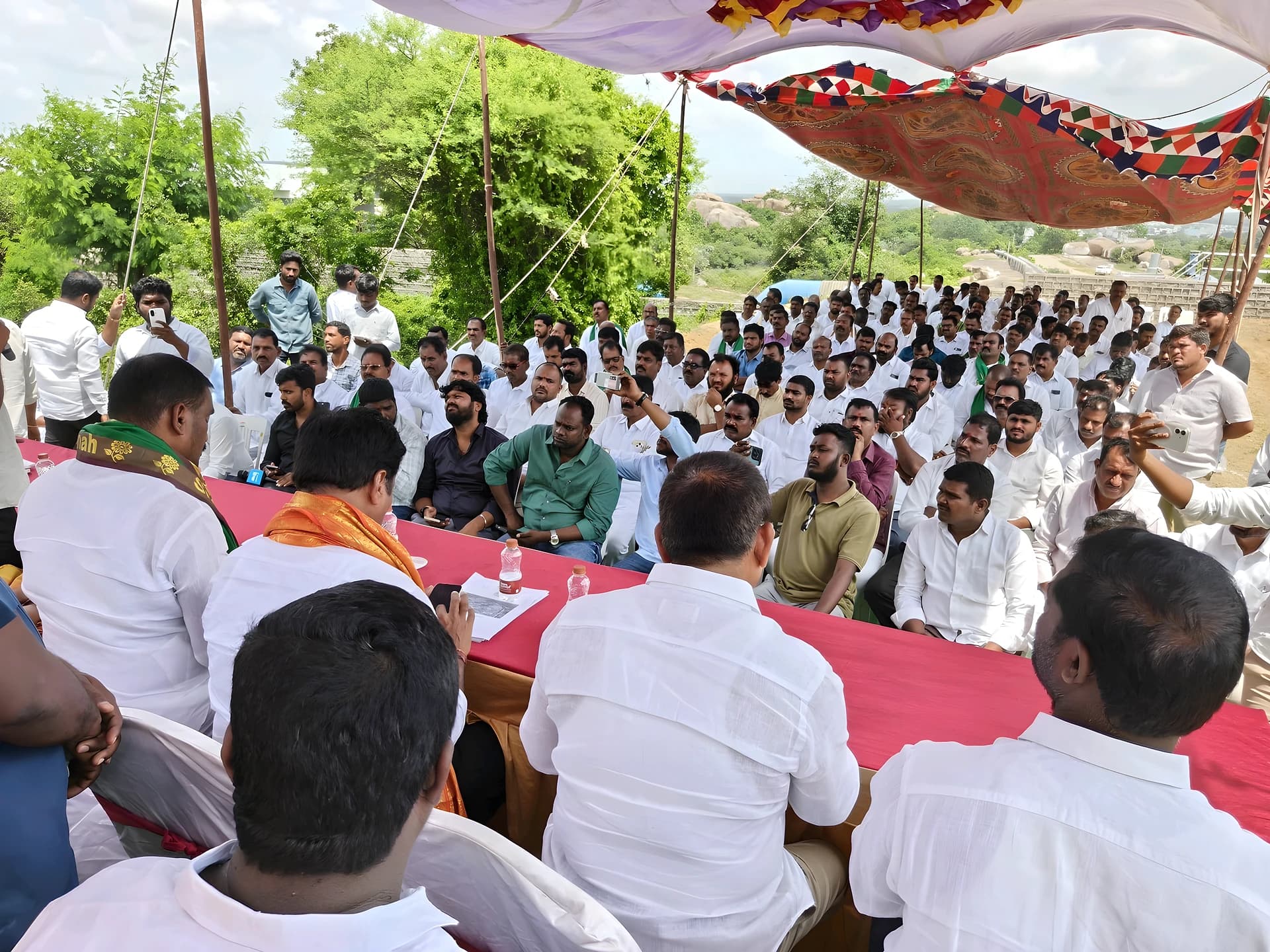 మిషన్ భగీరథ పనులను పరిశీలించిన ఎమ్మెల్యేలు