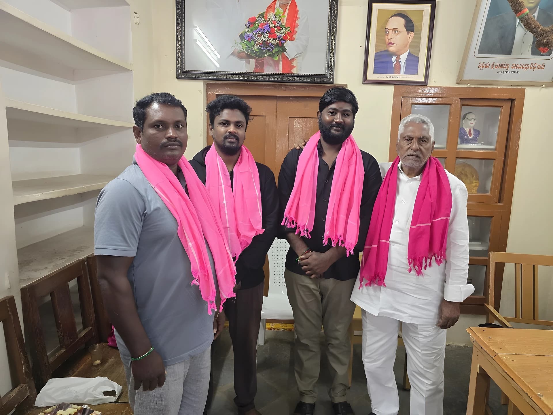 BRSలో చేరిన NSUI మాజీ అధ్యక్షుడు