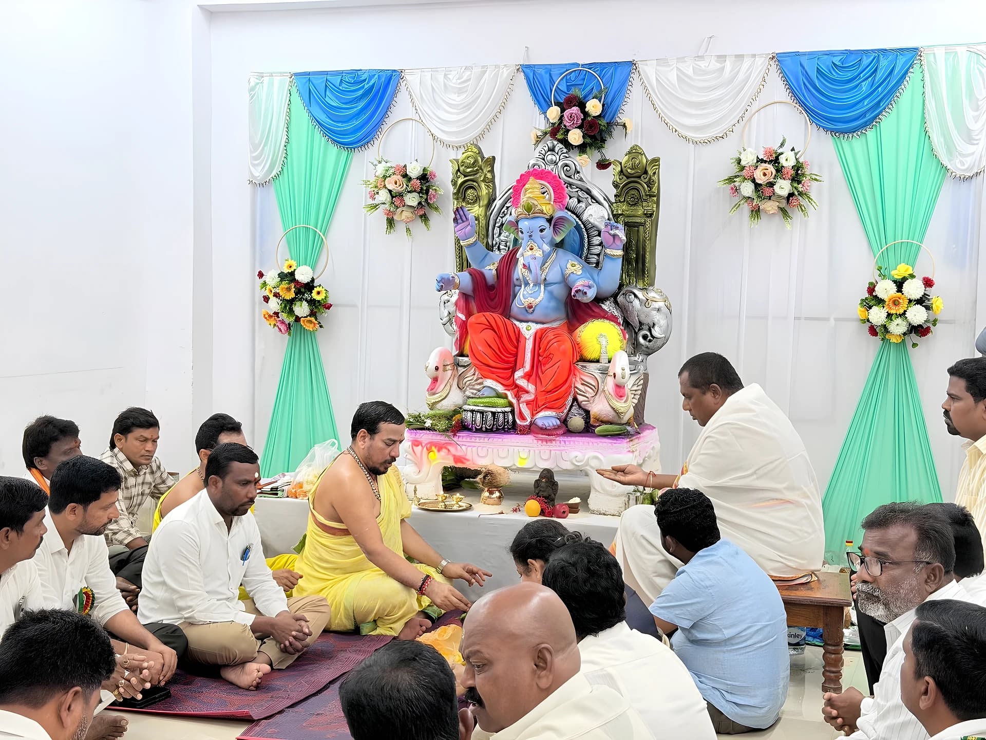 ఎమ్మెల్యే క్యాంపు కార్యాలయంలో వినాయక చవితి
