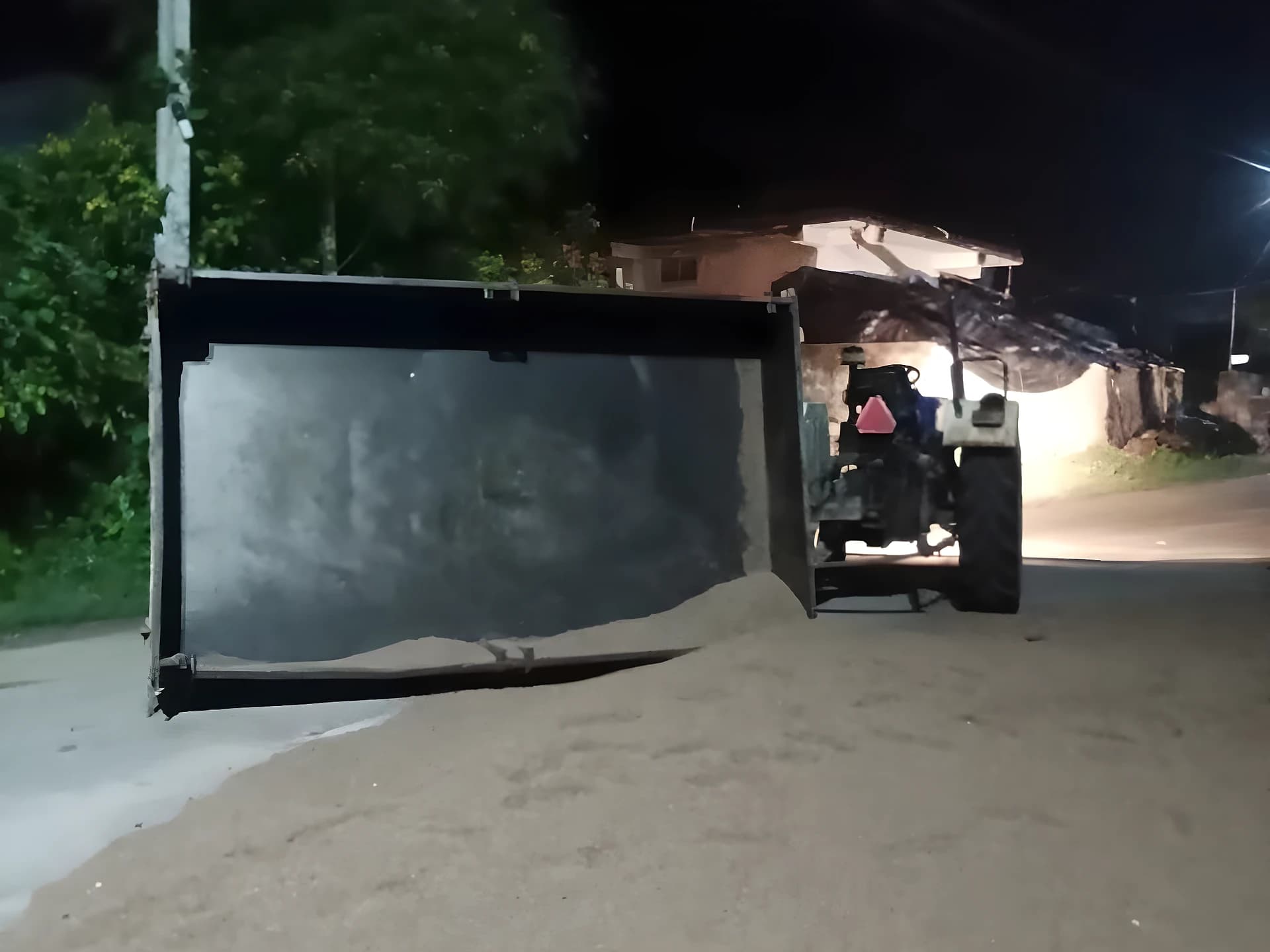 రాత్రివేళల్లో ఇసుక దందా