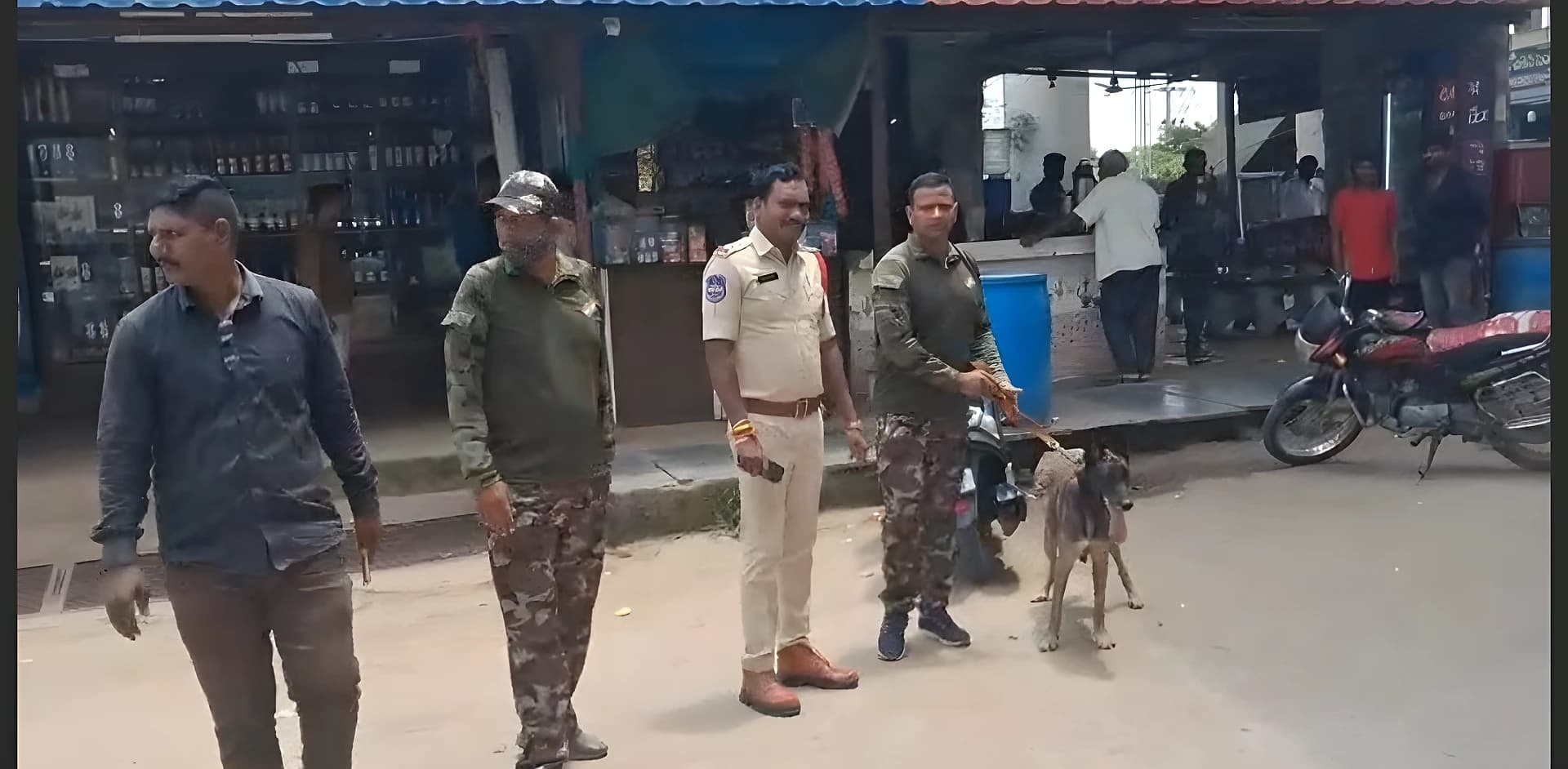గంజాయి వేటలో.. నార్కోటిక్ డాగ్స్!