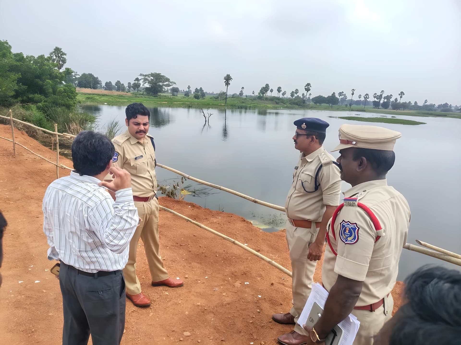 నిమజ్జన ఏర్పాట్లు పరిశీలించిన ఎస్పీ