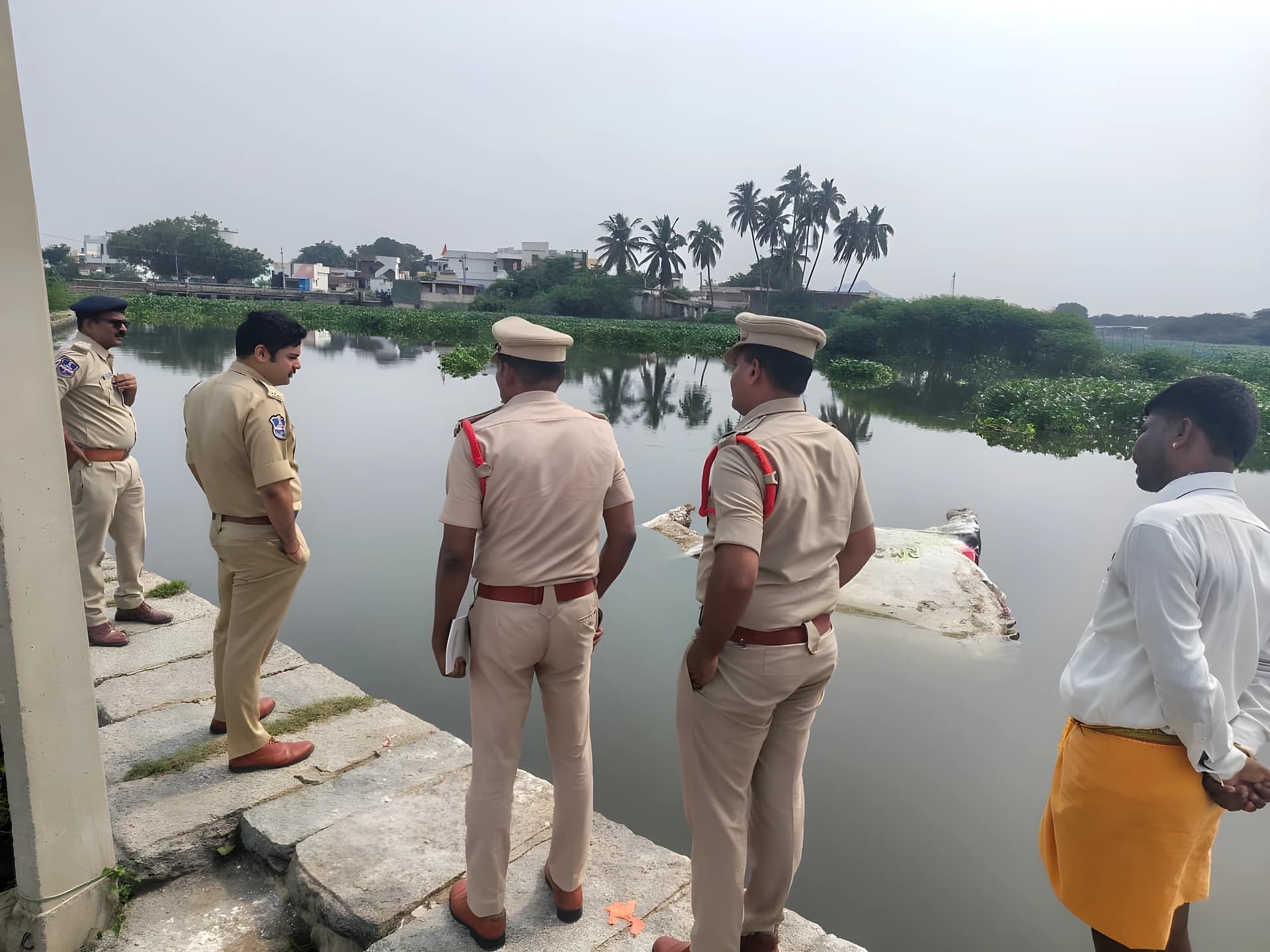 నిమజ్జన ఏర్పాట్లు పరిశీలించిన ఎస్పీ