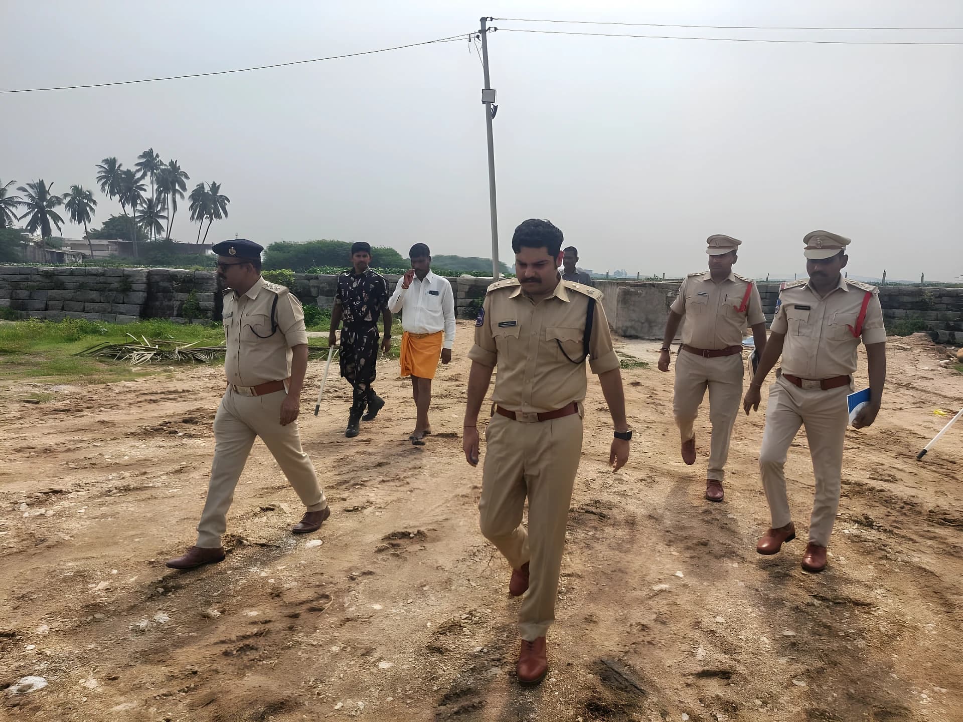 నిమజ్జన ఏర్పాట్లు పరిశీలించిన ఎస్పీ