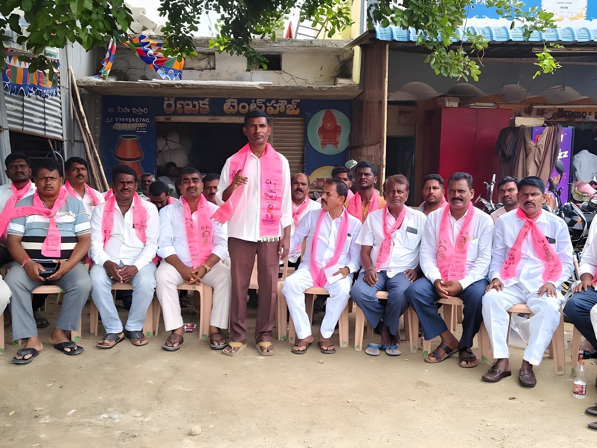 అభివృద్ధిపై బహిరంగ చర్చకు రావాలి: బొట్ల యాదయ్య