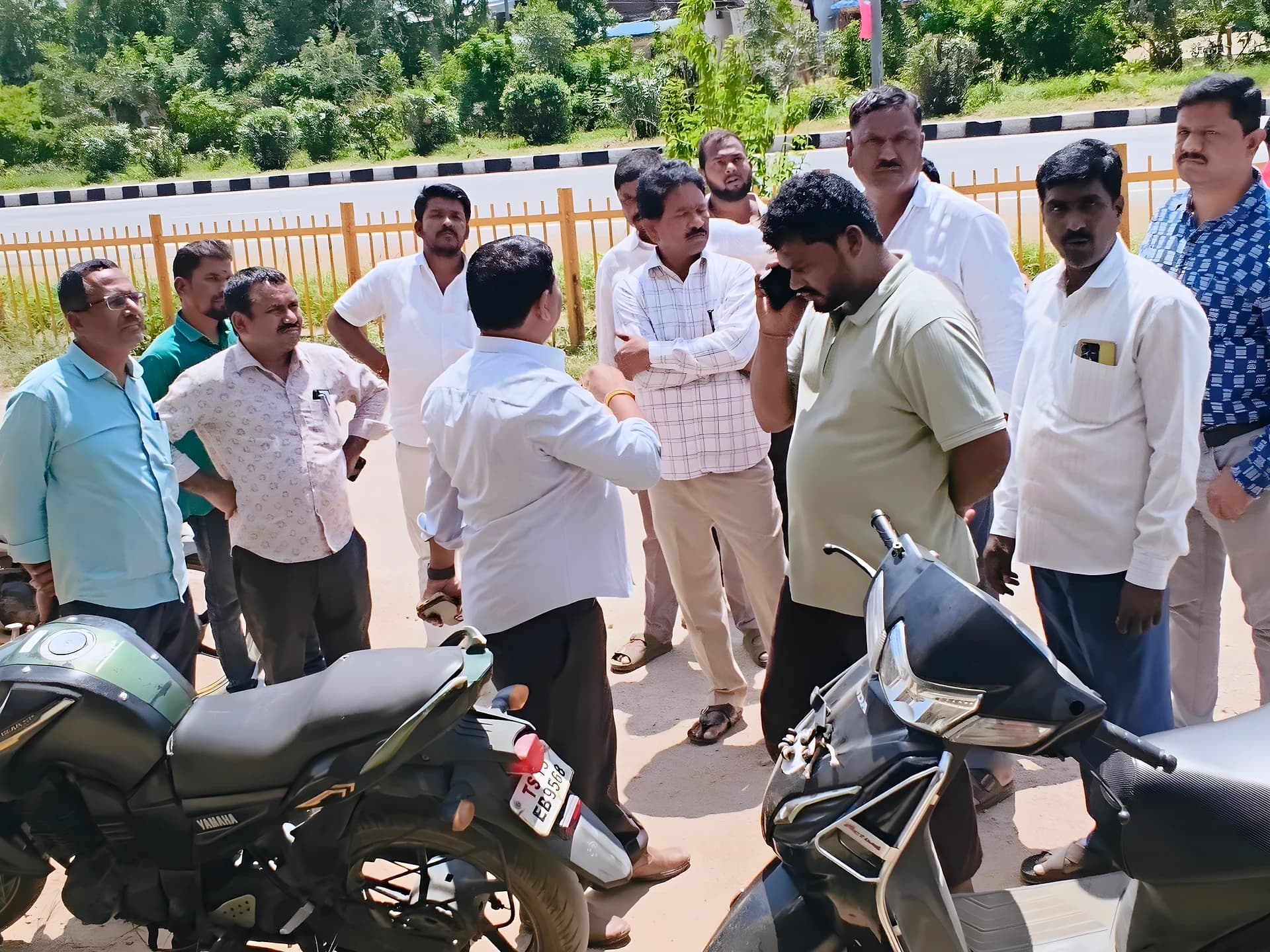 ఇళ్ల పక్కనే విద్యుత్ లైన్.. ప్రజావాణిలో ఫిర్యాదు