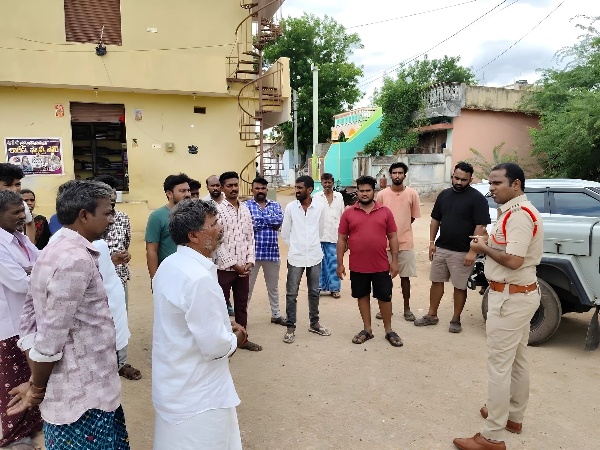 ప్రశాంతంగా ఎన్నికలు జరుపుకోవాలి