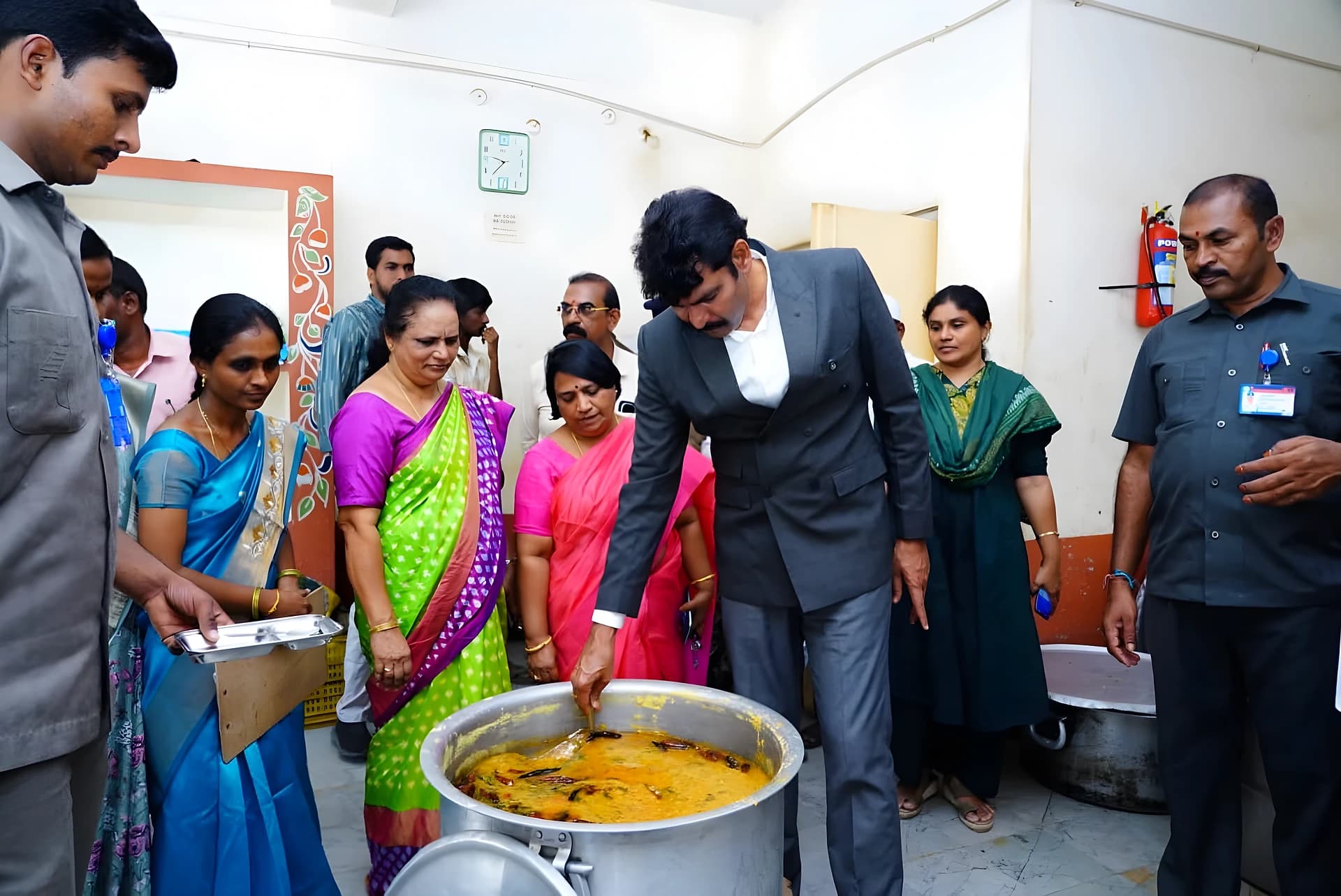 హాస్టళ్లలో ఫుడ్ క్వాలిటీపై ఆఫీసర్ల తనిఖీ