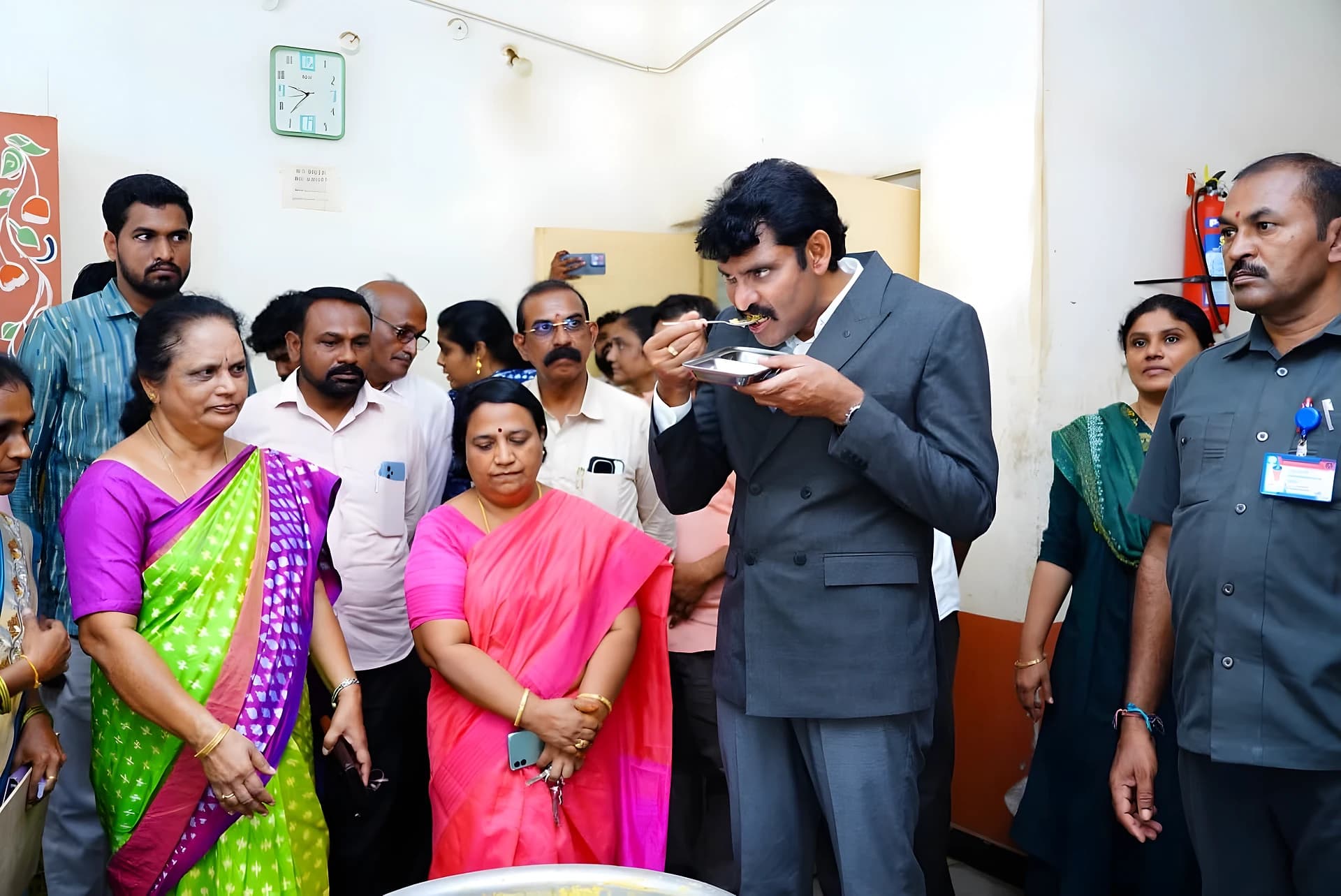 హాస్టళ్లలో ఫుడ్ క్వాలిటీపై ఆఫీసర్ల తనిఖీ