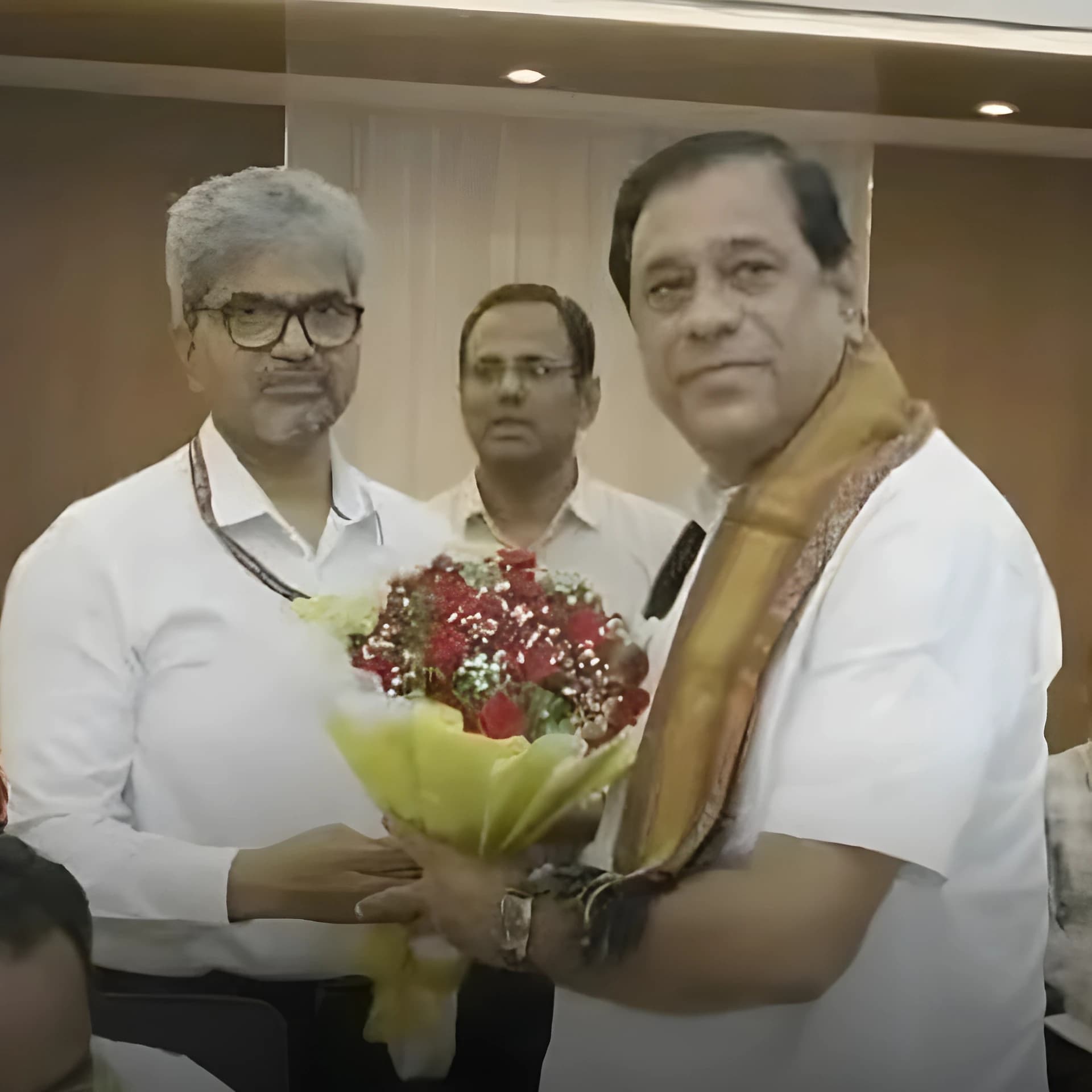 అండర్ బైపాస్ నిర్మించాలని రైల్వే జీఎంకు ఎంపీ వినతి