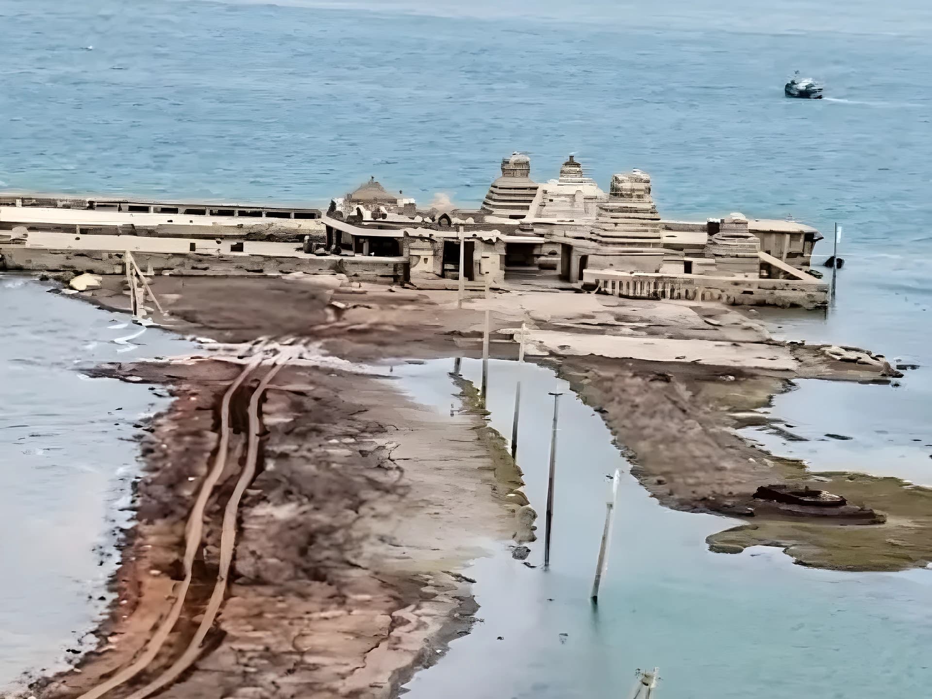 ఆరు నెలల ముందే బయటపడిన ఆలయం