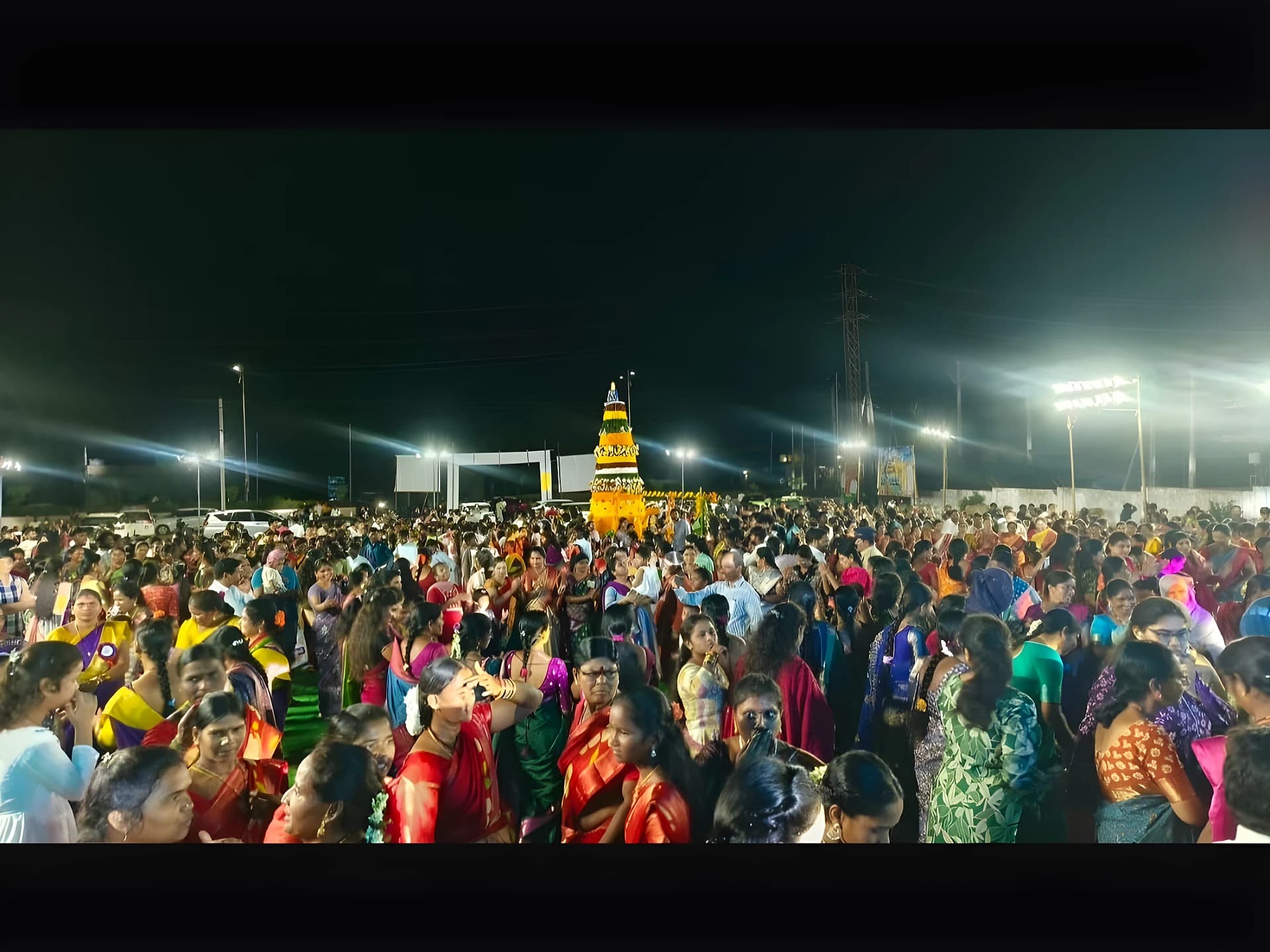 ఘనంగా నల్లమల్ల మహా బతుకమ్మ వేడుకలు