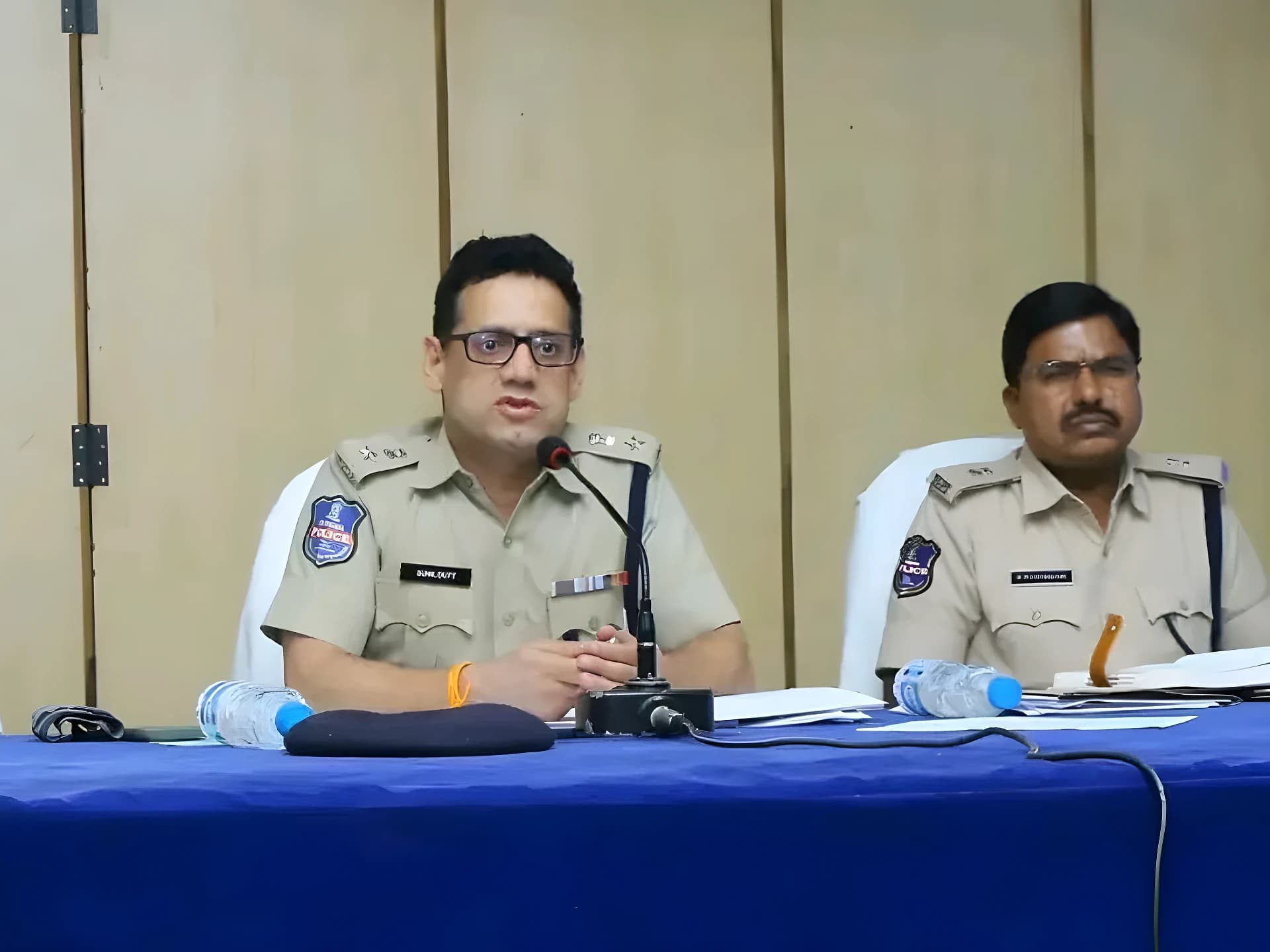 'బ్యాంకులు,ATMల వద్ద భద్రత పెంచాలి'