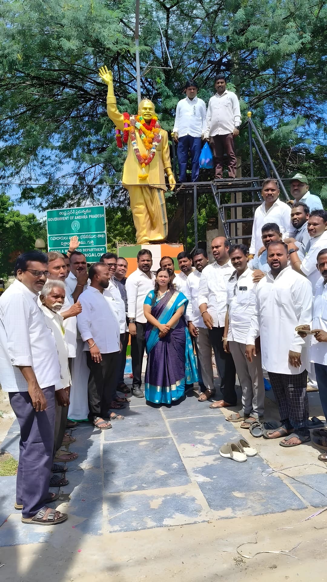 గుత్తిలో వైఎస్సార్కు ఘన నివాళులు