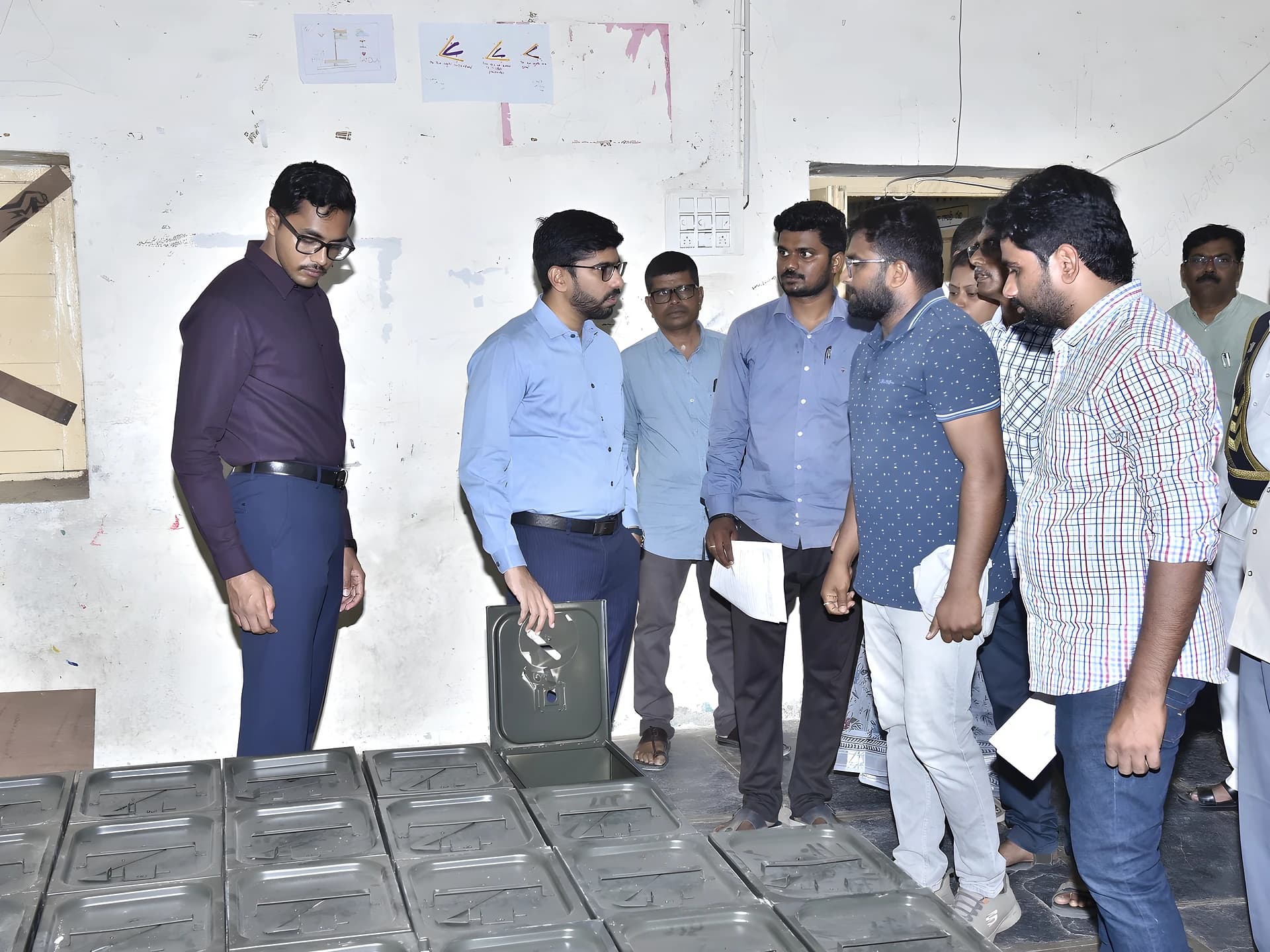 గుత్తి మున్సిపల్ నామినేషన్లు.. కలెక్టర్ ఫుల్ చెక్!
