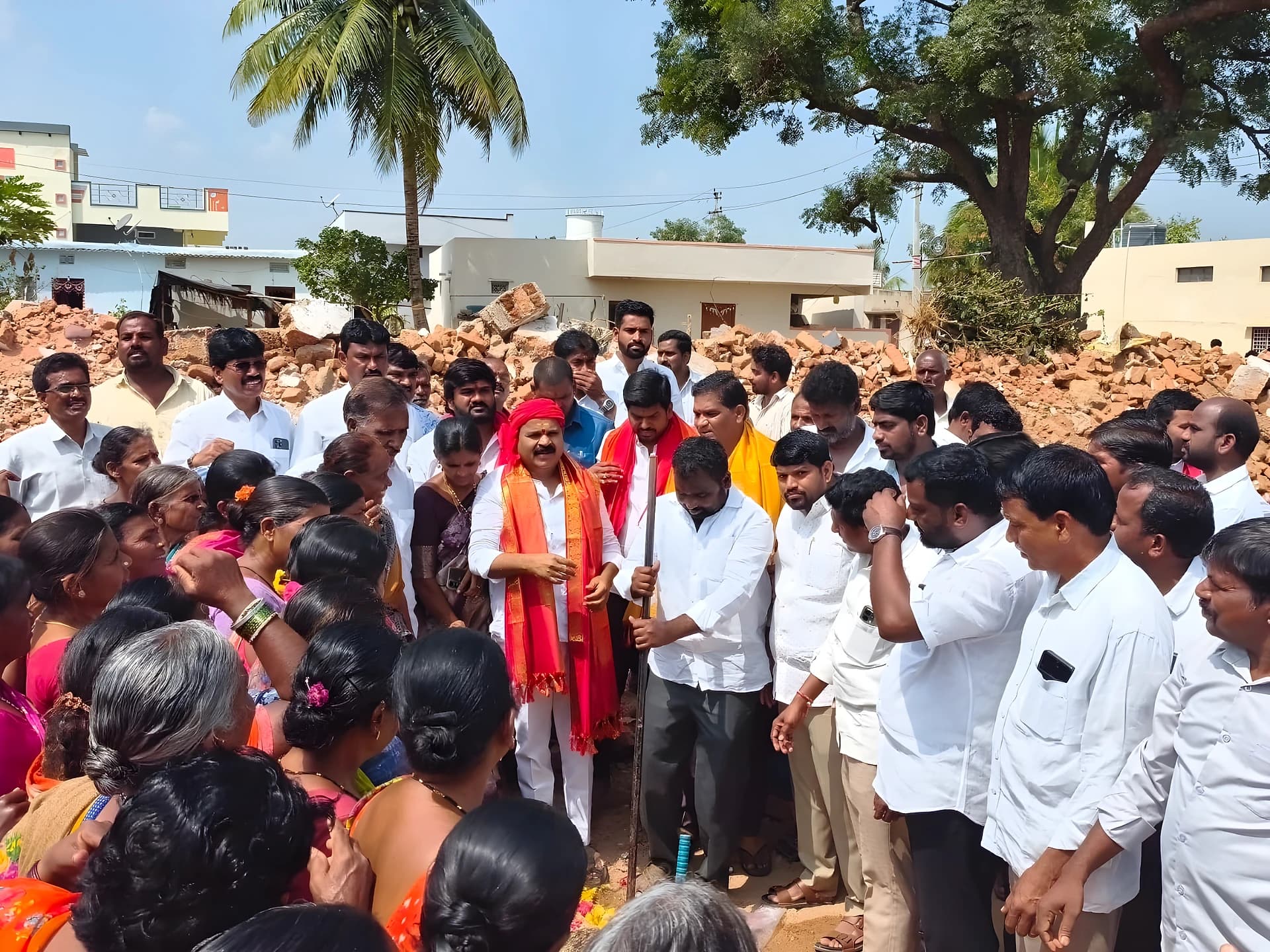 గ్రామ పంచాయతీ బిల్డింగ్కు MLA భూమిపూజ