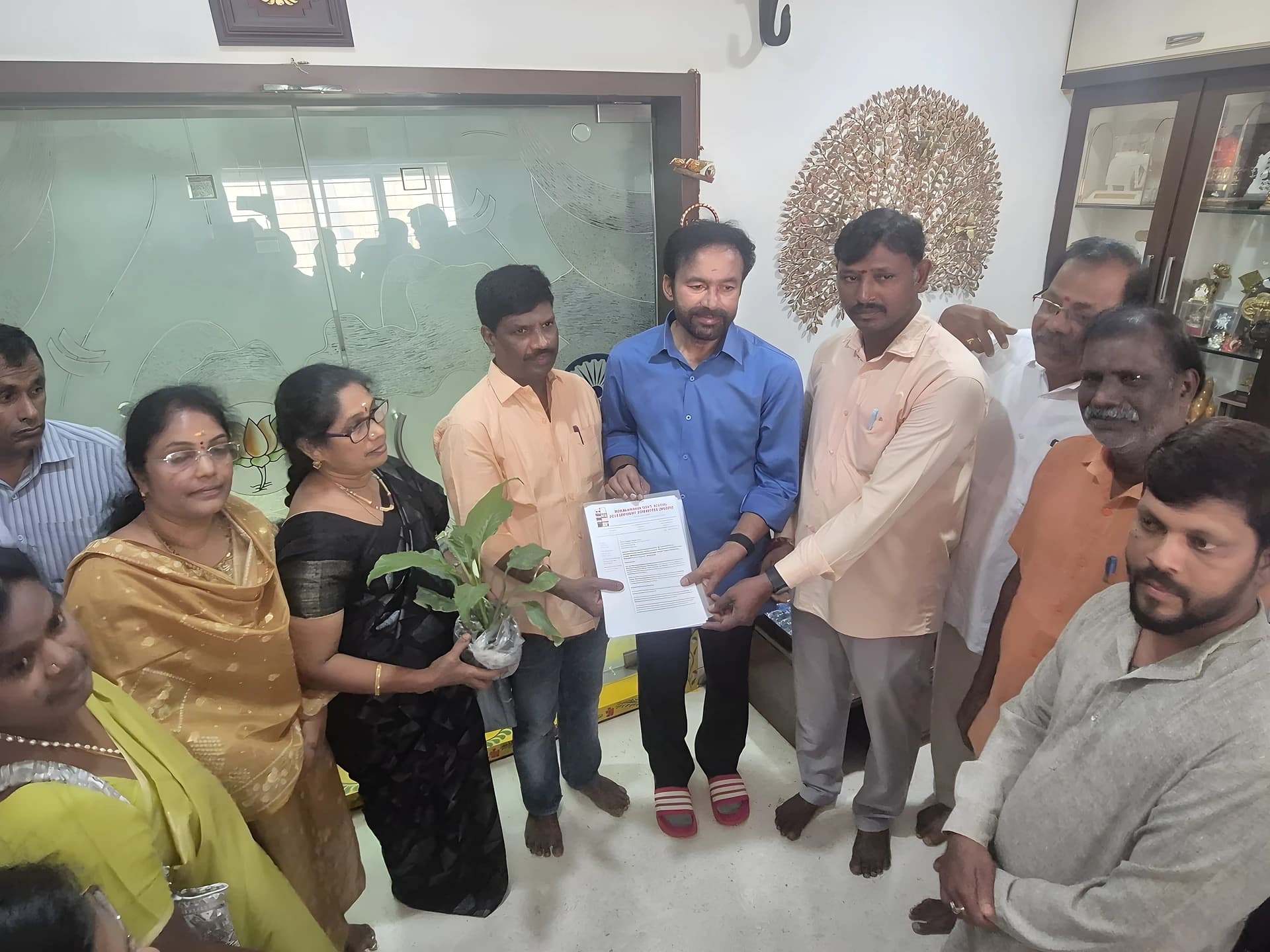 స్కూల్ ని అప్గ్రేడ్ చేయాలి: కిషన్ రెడ్డికి లెటర్