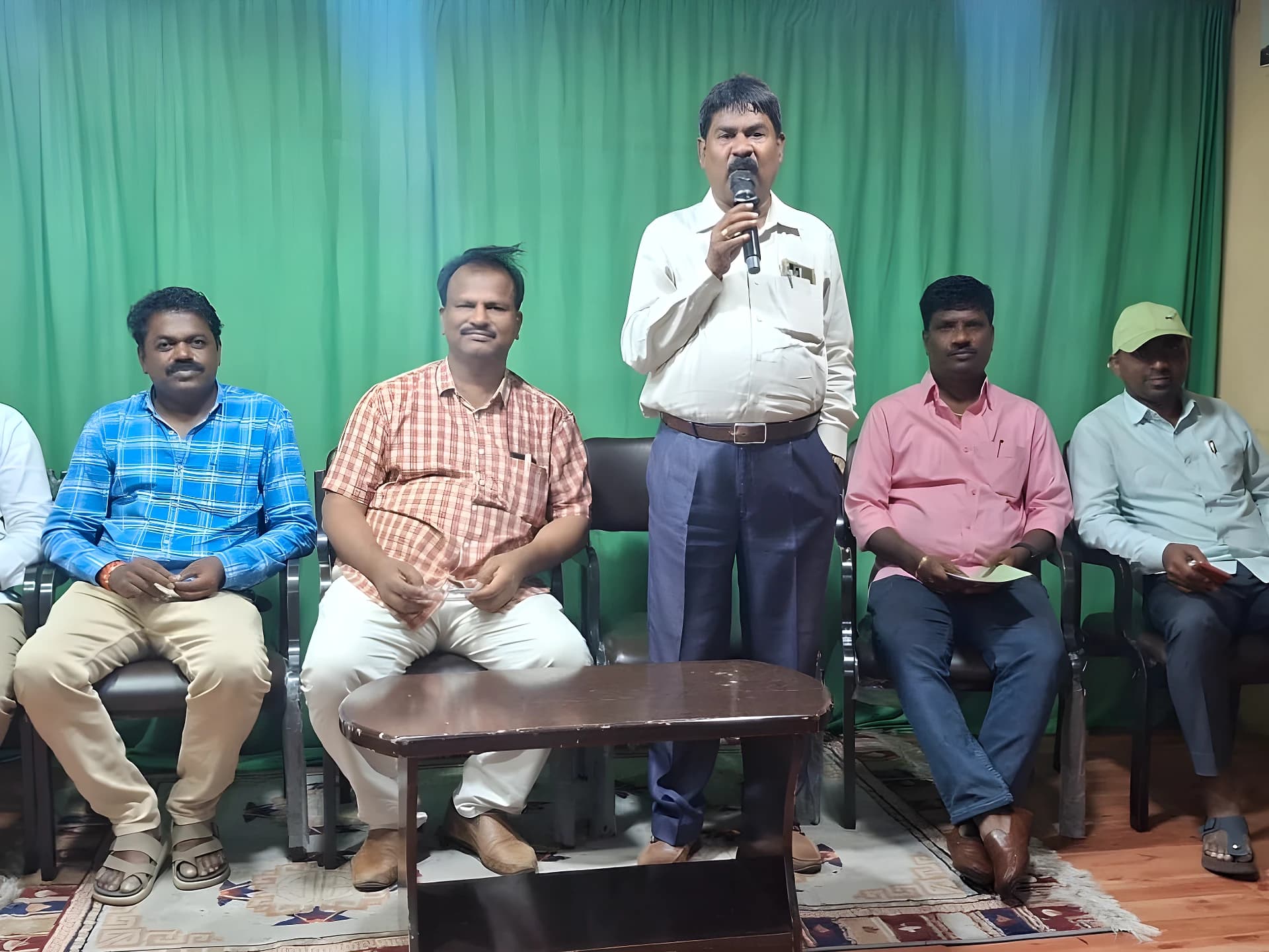 జర్నలిస్టులకు ఇళ్ల స్థలాలు.. కాంగ్రెస్ హామీనివ్వాలి!