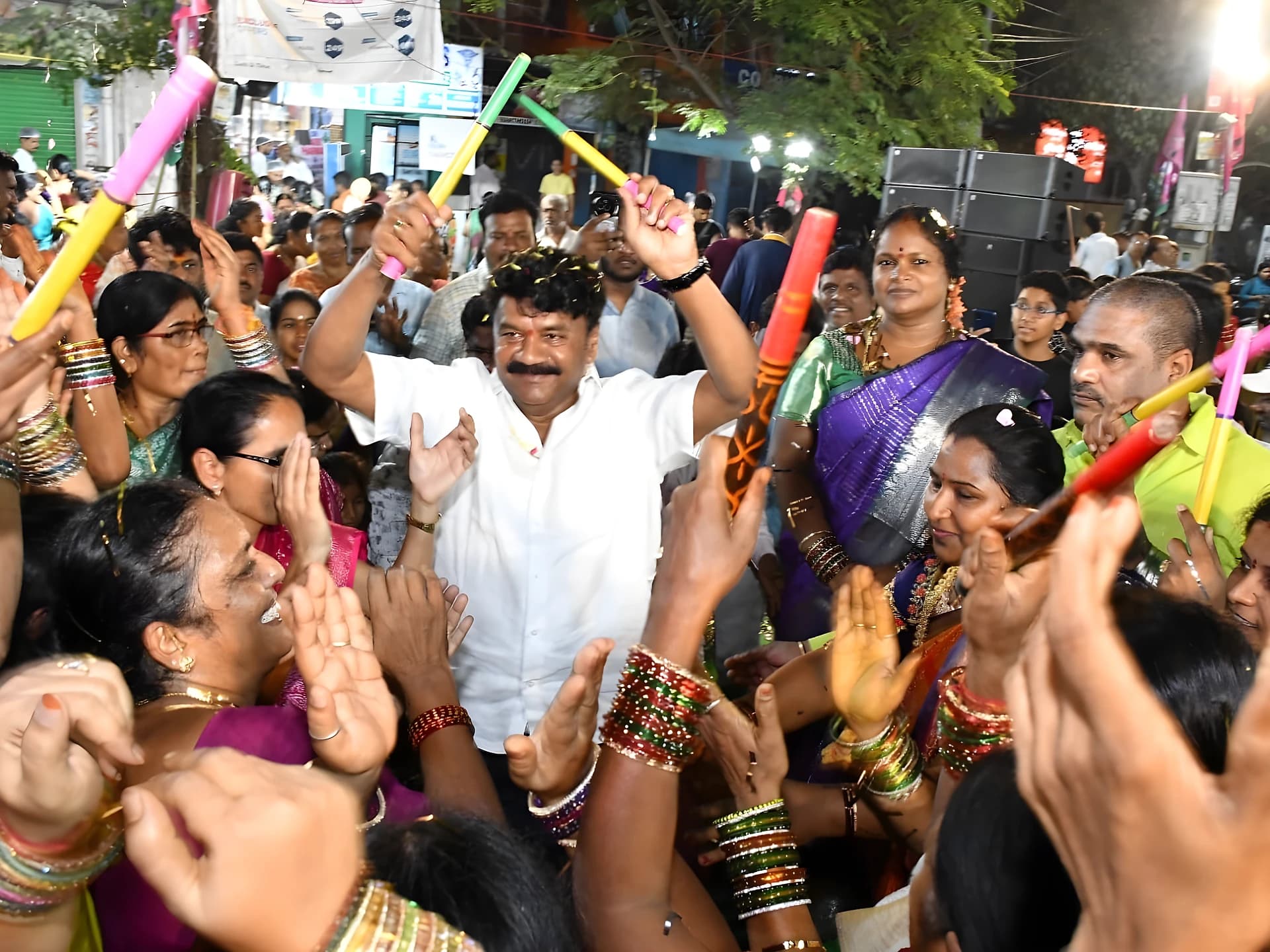 పద్మారావునగర్లో బతుకమ్మ సంబరాలు.. ఫుల్ జోష్!