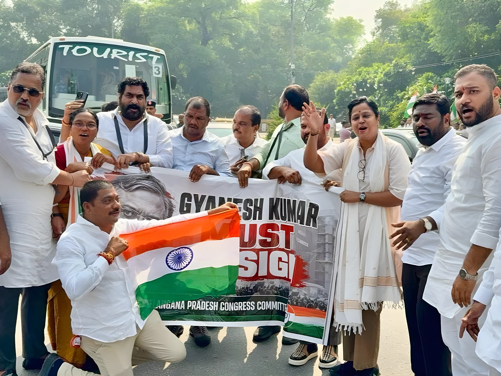 ఎన్నికల సంఘం పారదర్శకతను నిరూపించుకోవాలి