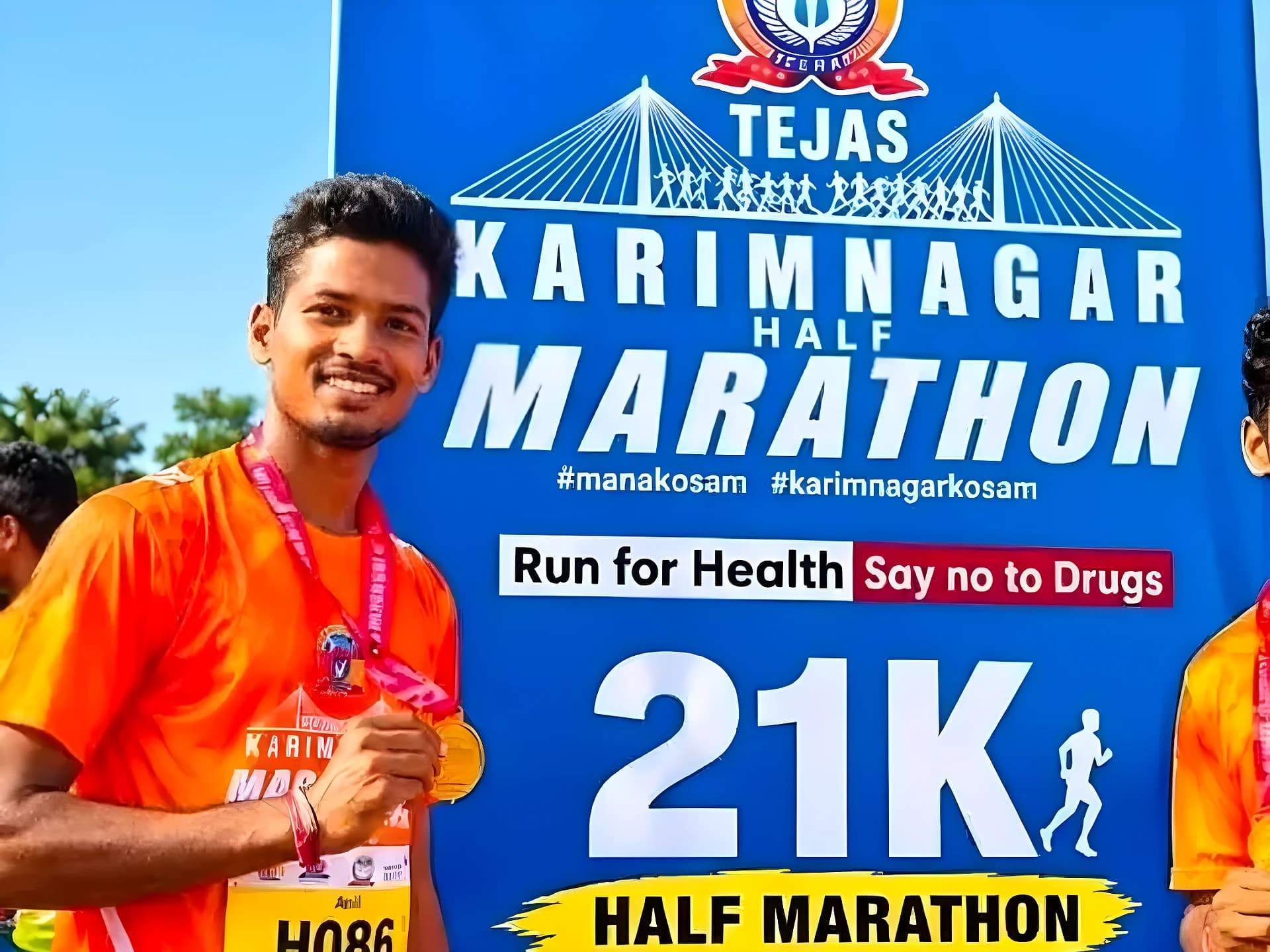 హాఫ్ మారథాన్లో సత్తా చాటిన బ్రాహ్మణపల్లి యువకుడు