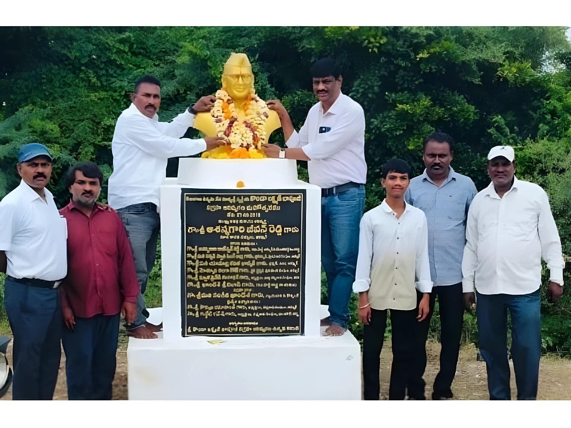 తెలంగాణ యోధుడు బాపూజీకి నివాళి