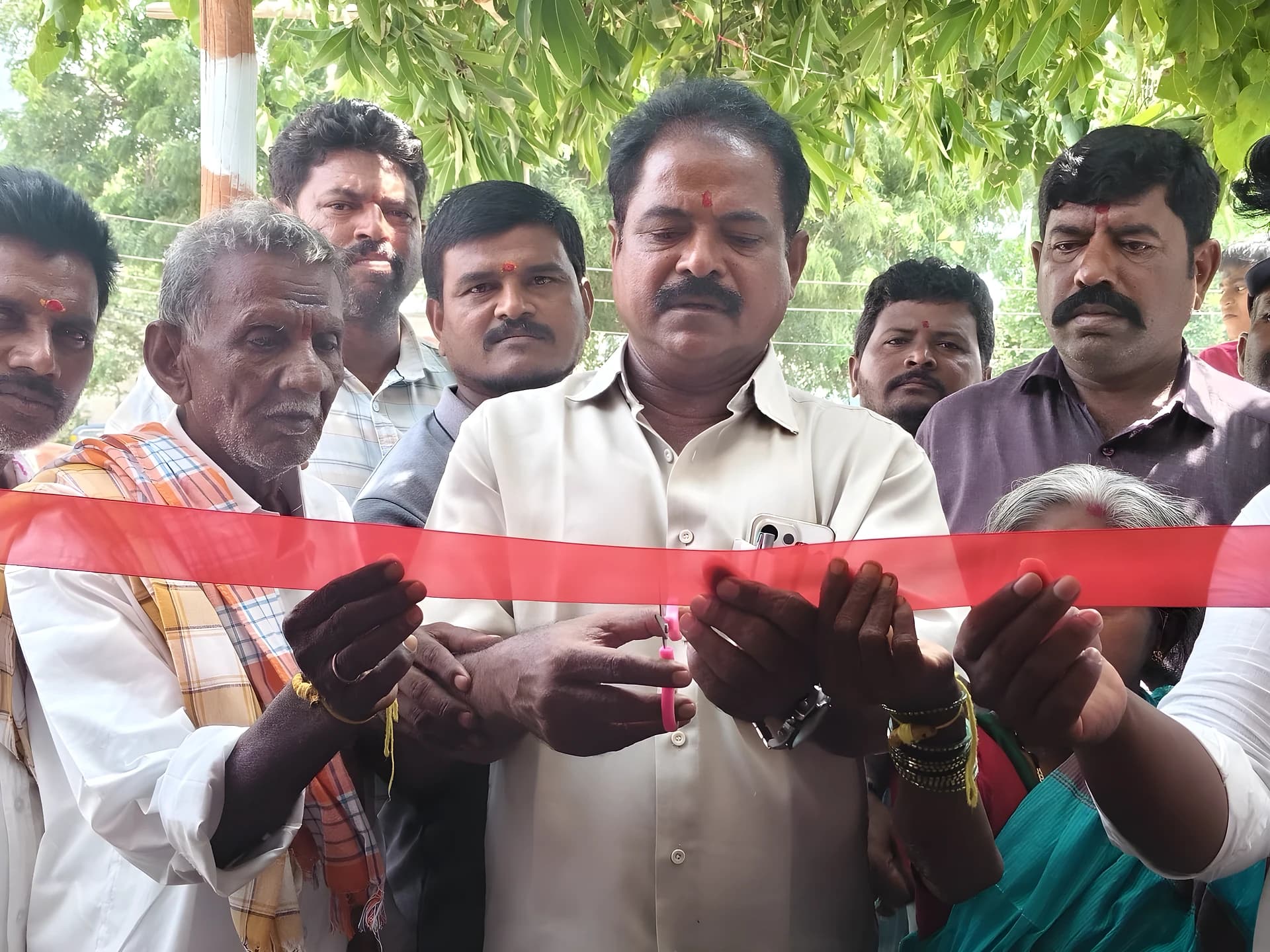 ఉందేకోడ్లో ఇందిరమ్మ ఇళ్లు