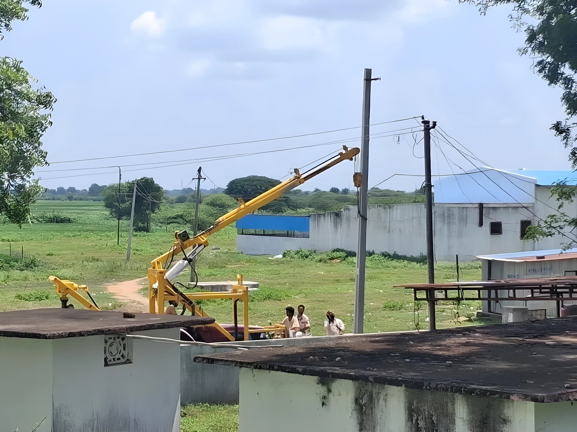 విద్యుత్ కోతలతో ఎండిపోతున్న పంటలు